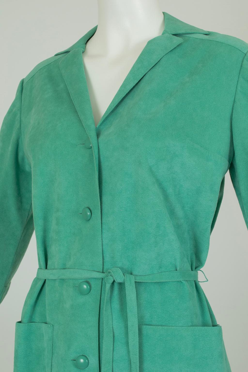 Robe chemise ceinturée en Ultrasuede avec poches plaquées - M, 1970 en vente 1