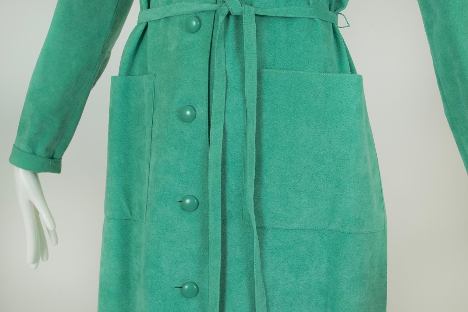 Robe chemise ceinturée en Ultrasuede avec poches plaquées - M, 1970 en vente 3