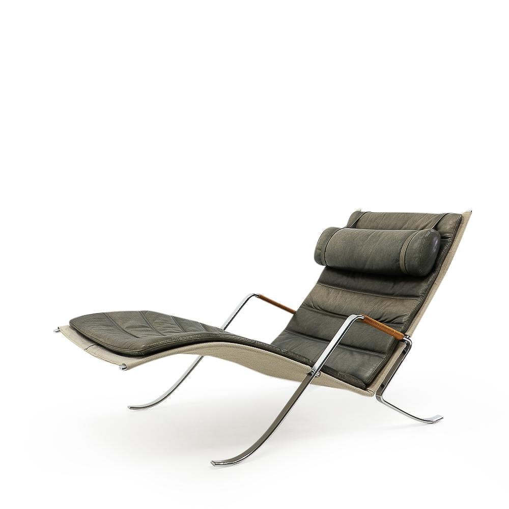 The FK 87 Grasshopper lounge chair was designed in 1965 by Preben Fabricius & Jørgen Kastholm and originally produced by Kill International (Germany). 

Up for offer we have an early 1970s example, in beautiful original condition. The heavy metal