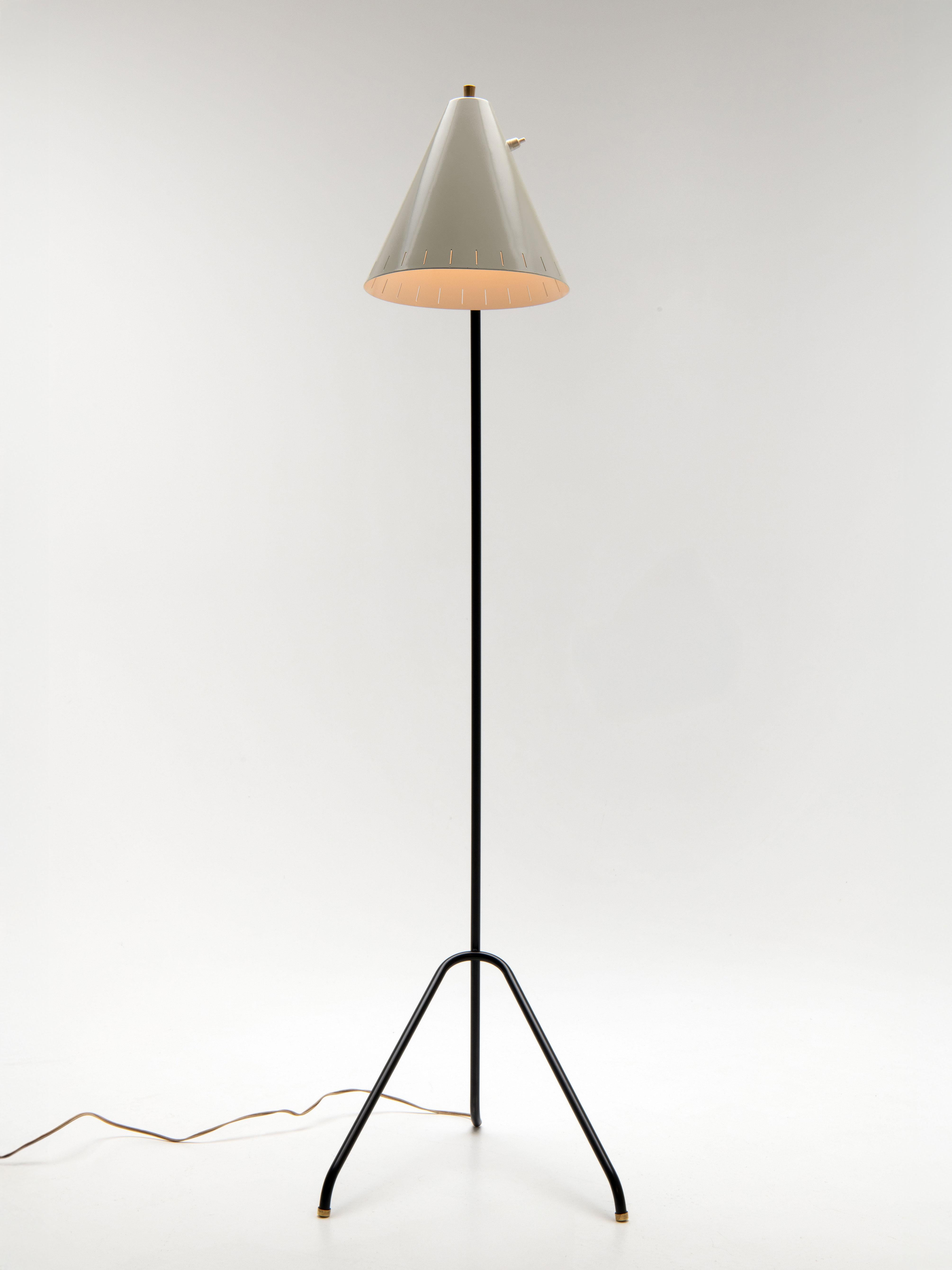 Dutch 'Grasshopper' style floor lamp - Willem Hagoort For Sale