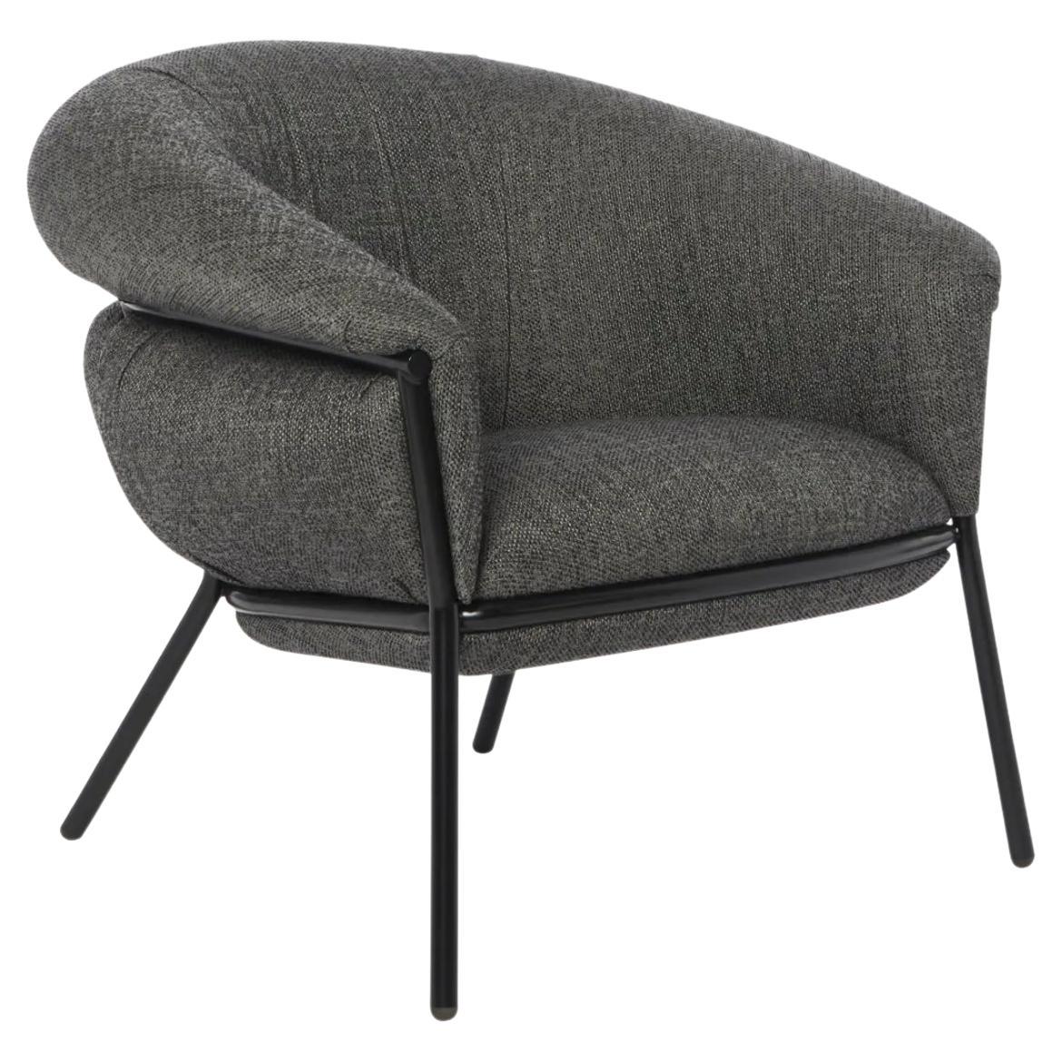 Grasso Sessel von Stephen Burks: Modernes Design aus Stoff und Eisen im Angebot