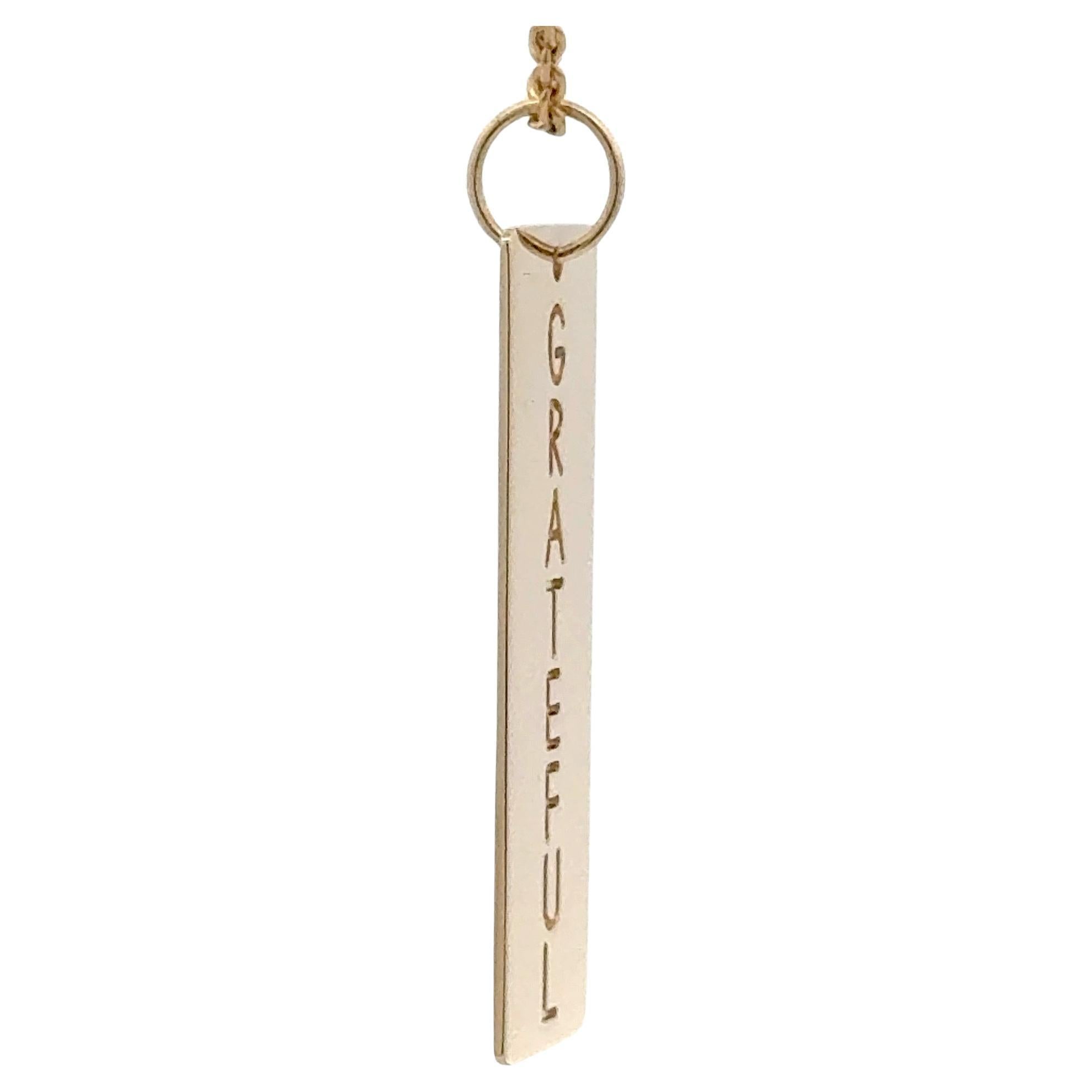 Collana con medaglietta per cani GRATEFUL in oro giallo 14 carati da 2,96 grammi In condizioni Nuovo in vendita a New York, NY