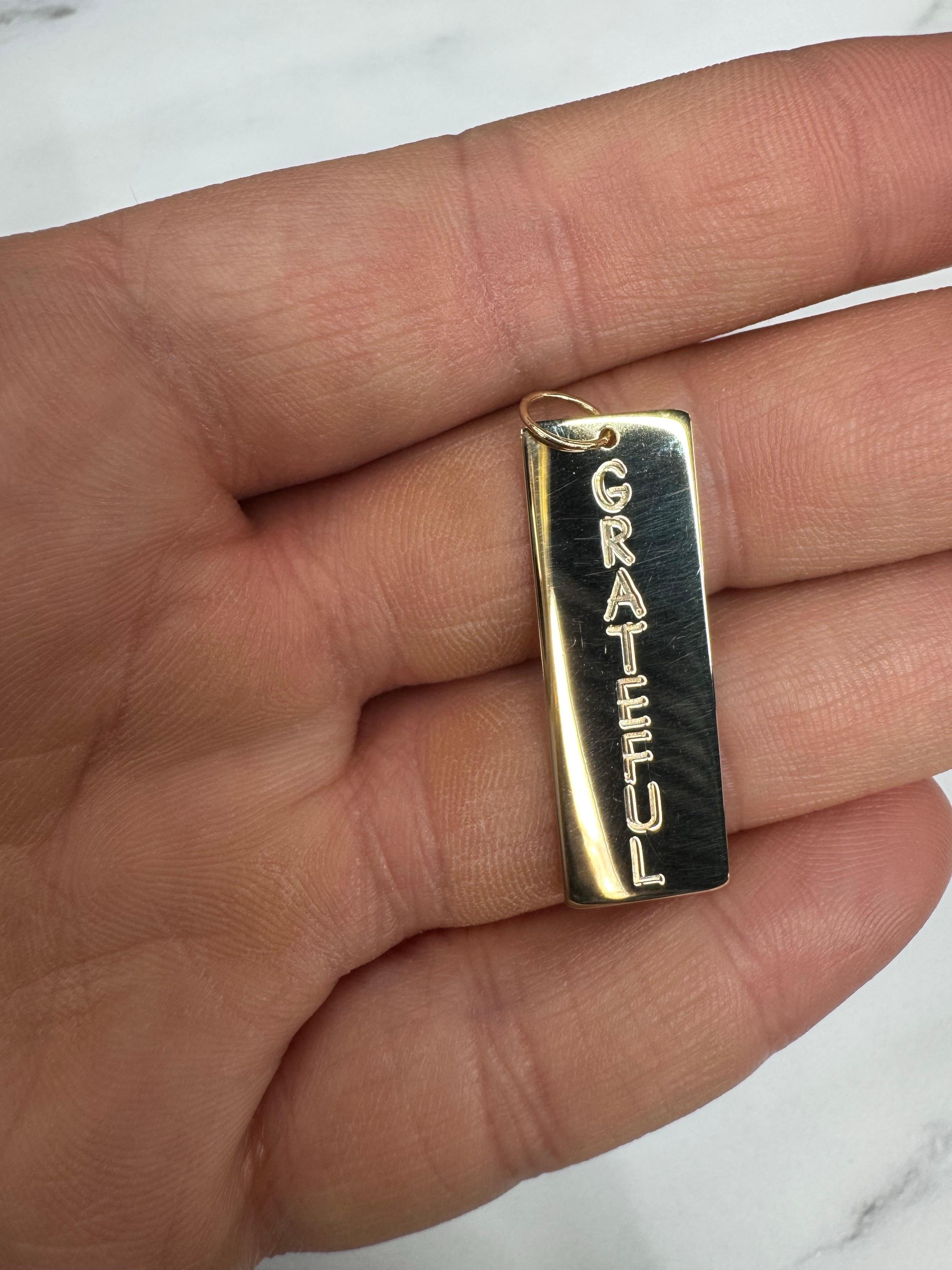 Collana con medaglietta per cani GRATEFUL in oro giallo 14 carati da 2,96 grammi in vendita 2