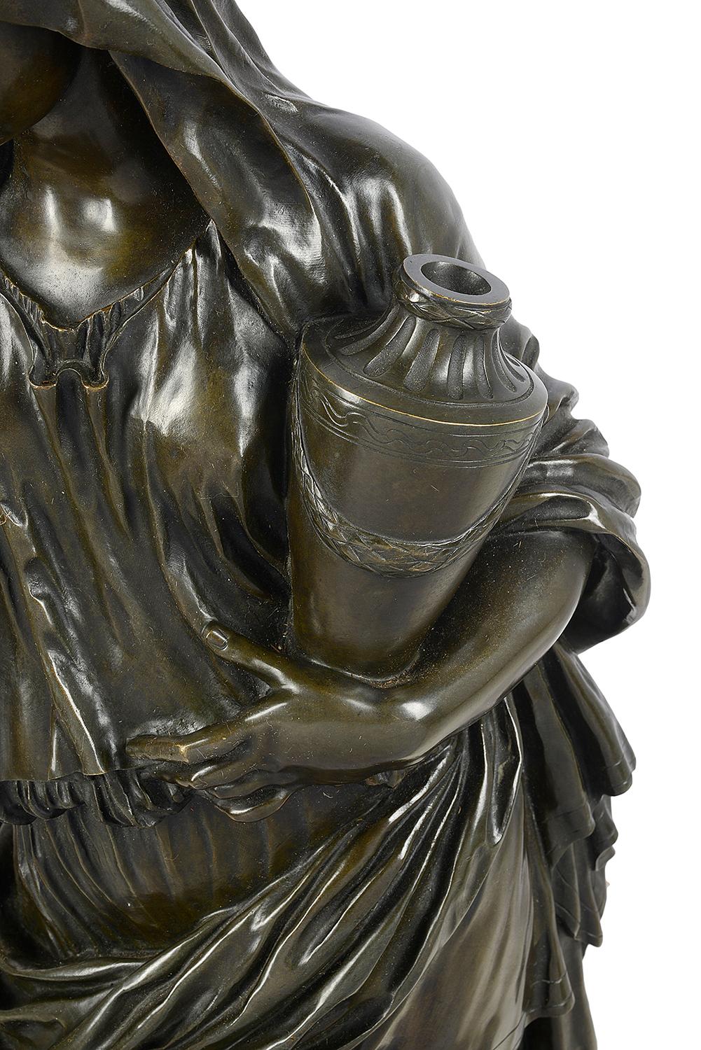 Große Bronzeskulptur einer klassischen weiblichen Figur aus dem 19. Jahrhundert von Marly im Angebot 4