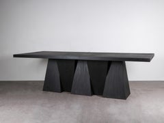 Tavolo da pranzo contemporaneo in compensato nero in edizione limitata di Lucas Tyra Morten