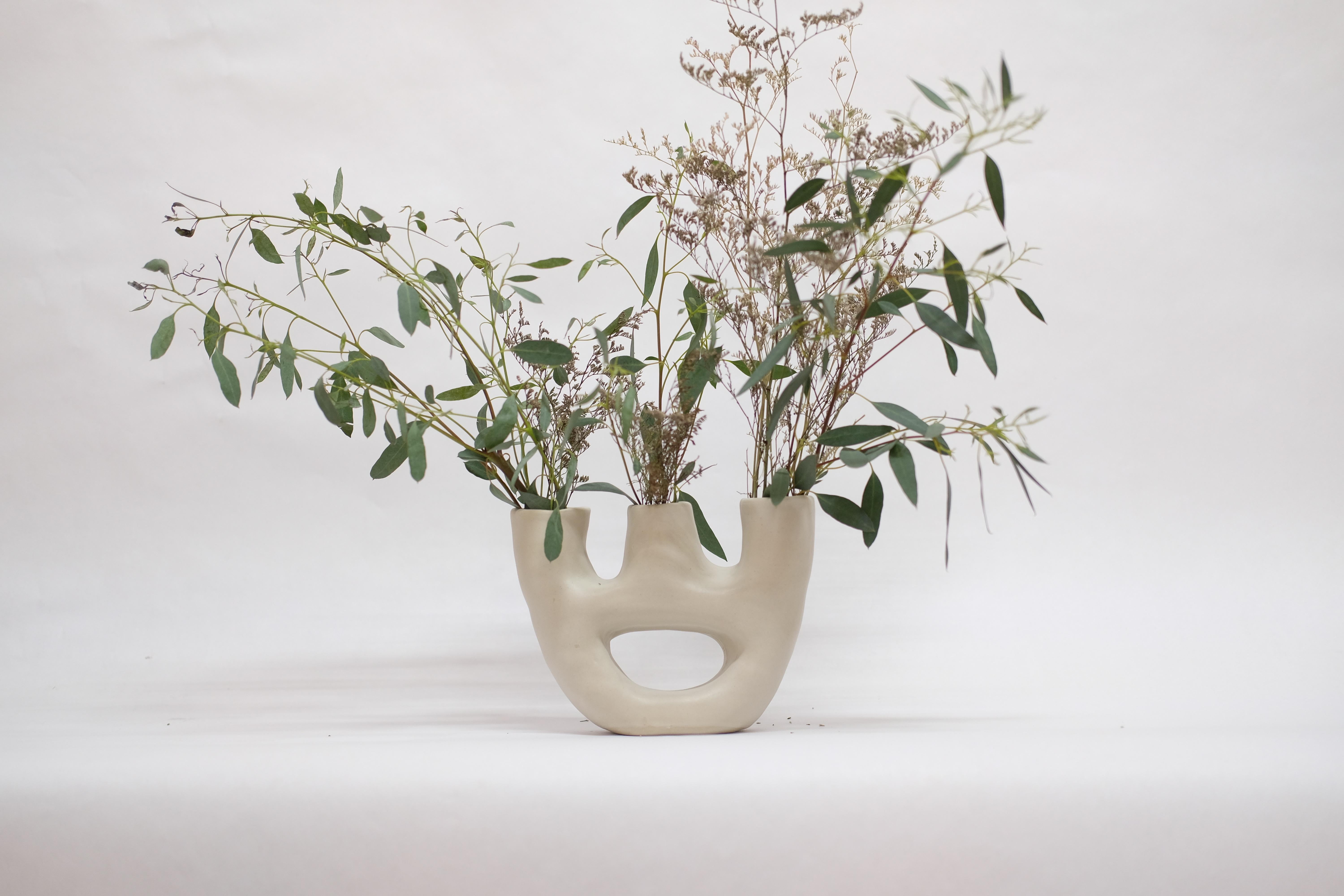 Modern Gravedad Stoneware Vase by Camila Apaez For Sale