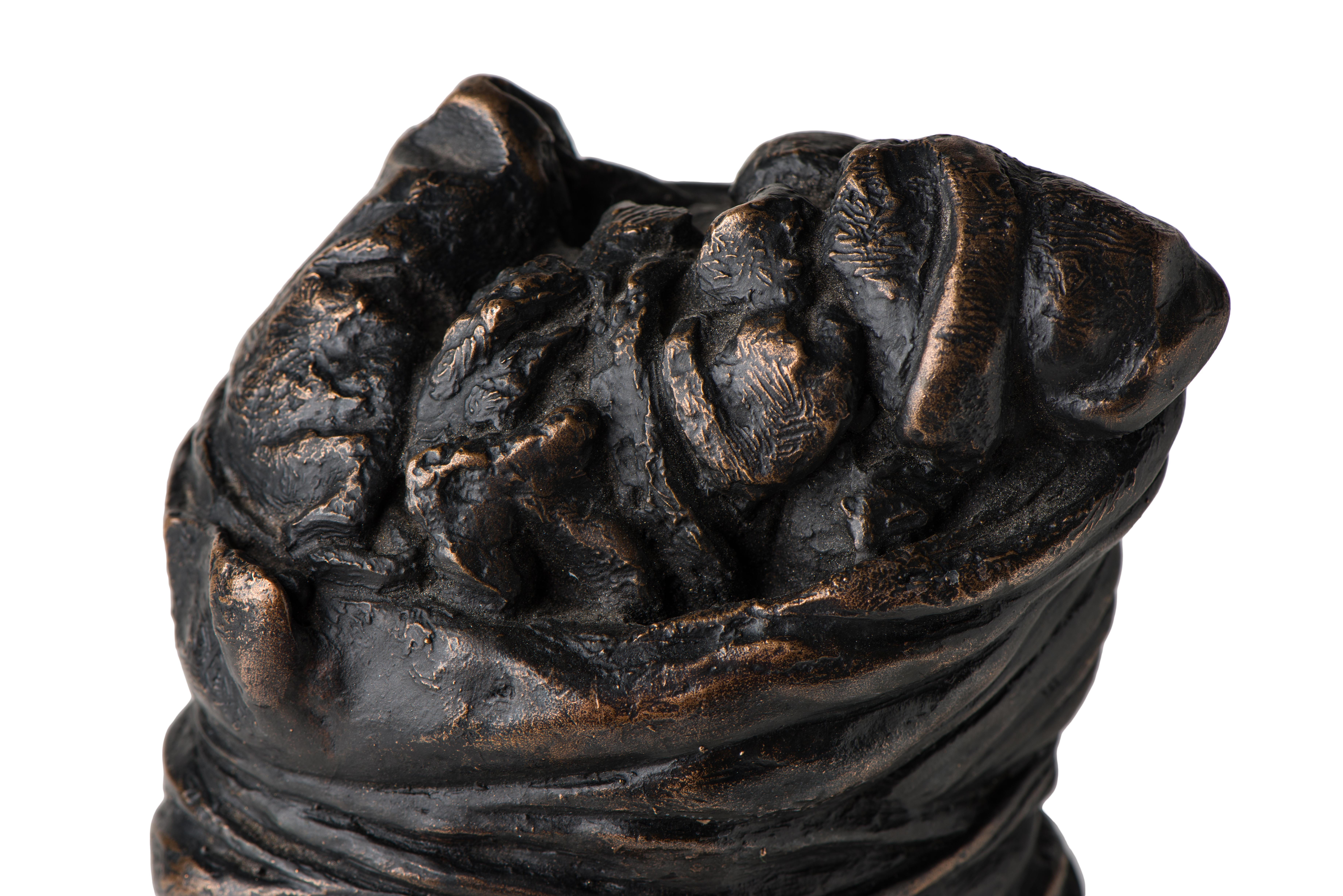 XXIe siècle et contemporain Gravidique, esthétique contemporaine en sculpture lisse en fonte de bronze, patine noire. en vente