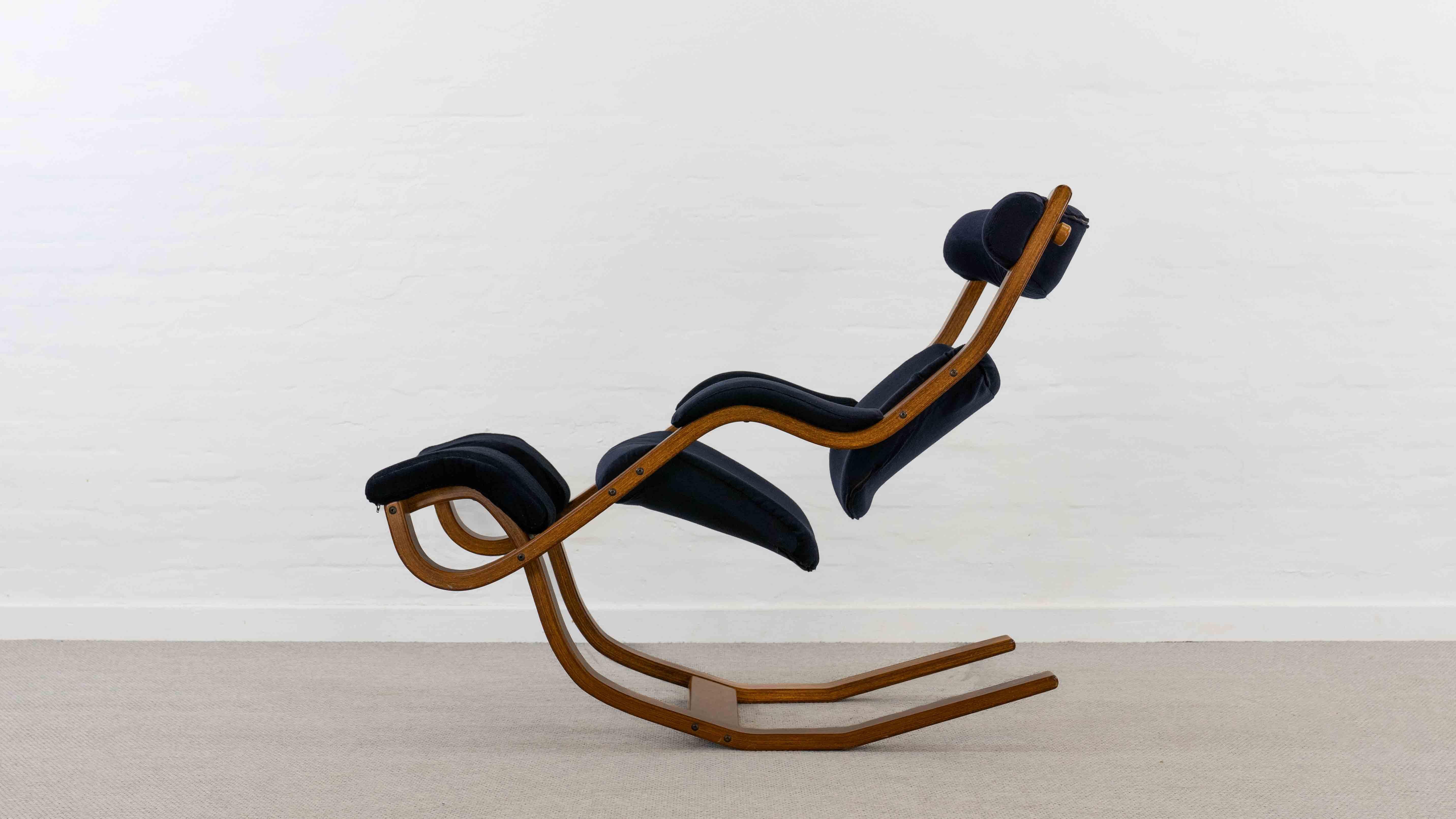 Gravity Balans Chair designed 1983 by Peter Opsvik for Stokke, Norway. This chair offers four different seating-positions. You only have to shift your bodyweight to get in different positions. From a kneeled front position at a working desk to a