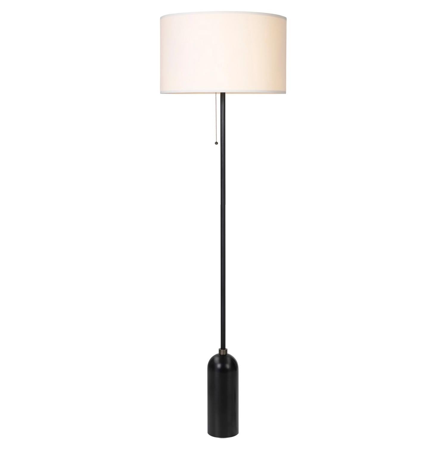 Scandinave moderne Lampadaire « Gravity » en acier noirci pour Gubi avec abat-jour blanc en vente