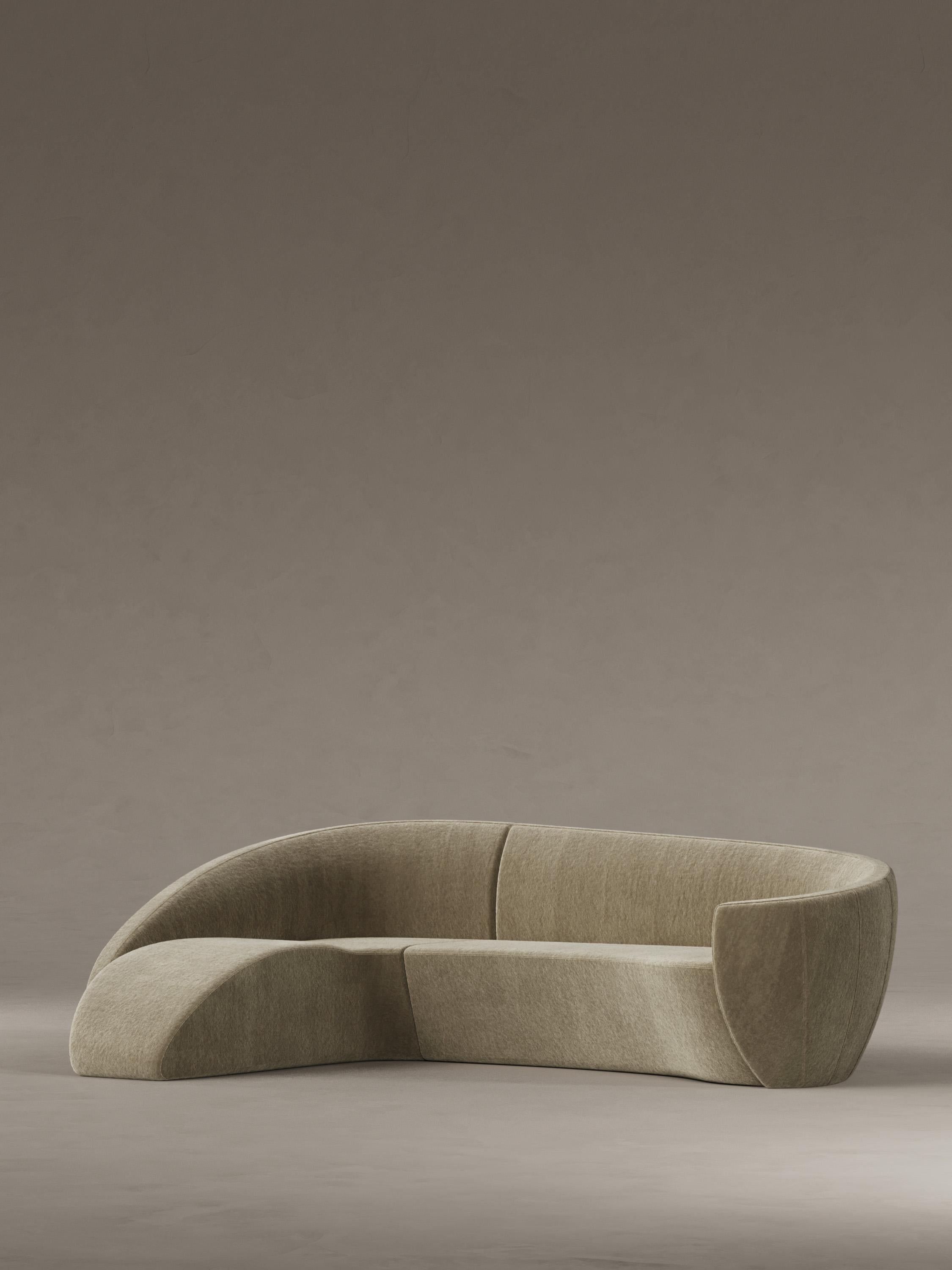 Mid-Century Modern Moder Mid Century Handmade Gravity Corner sofa en vente