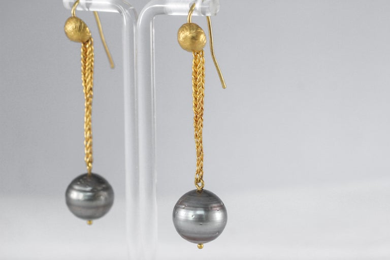 Gray 22 Karat Gold Tahitian Pearl Dangle Drop Earrings Contemporary Designer For Sale 1