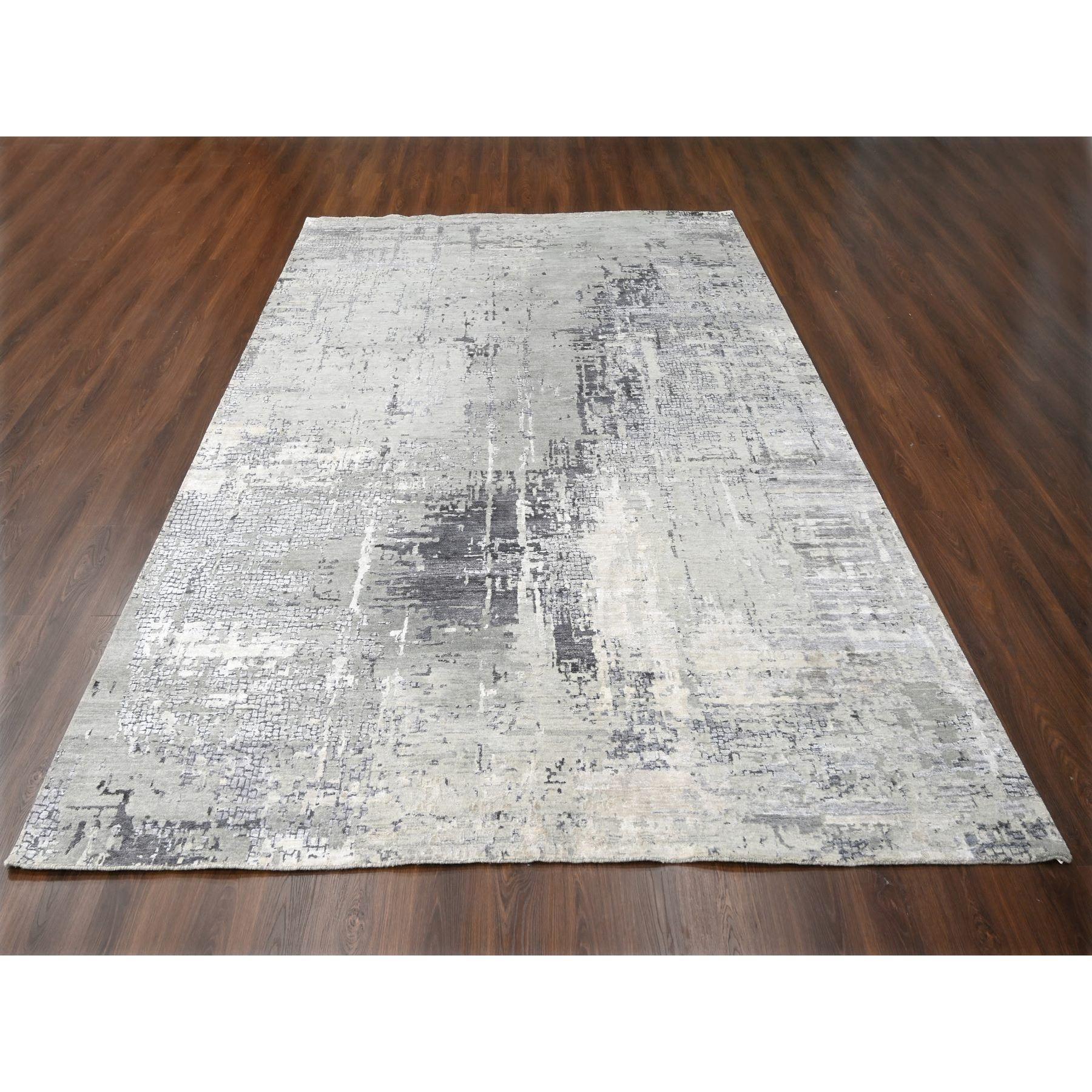 Ce fabuleux tapis noué à la main a été créé et conçu pour une résistance et une durabilité accrues. Ce tapis a été fabriqué à la main pendant des semaines selon la méthode traditionnelle qui est utilisée pour faire des
Taille exacte du tapis en