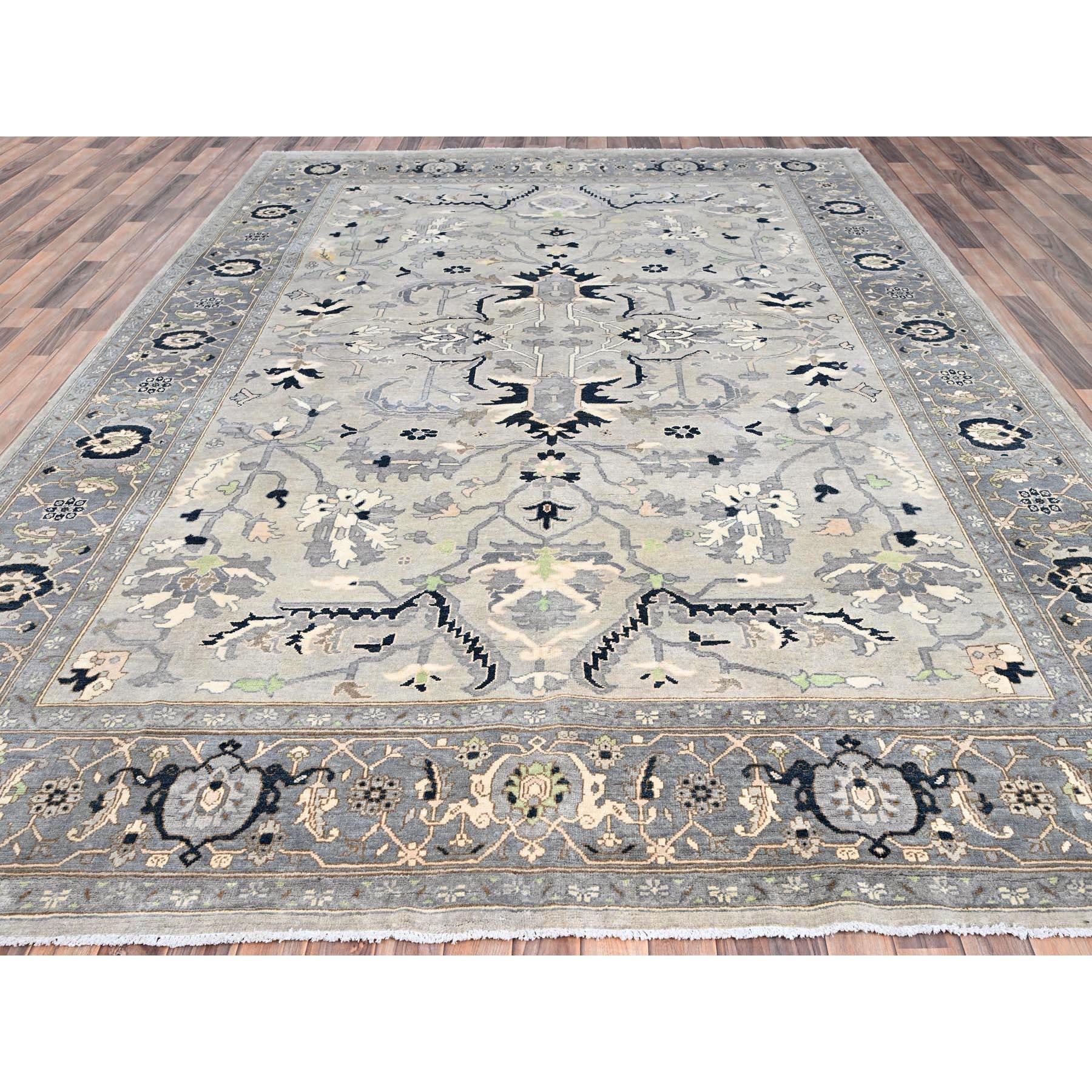 Ce fabuleux tapis noué à la main a été créé et conçu pour une résistance et une durabilité accrues. Ce tapis a été fabriqué à la main pendant des semaines selon la méthode traditionnelle qui est utilisée pour faire des
Taille exacte du tapis en