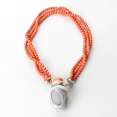 Gray Agate Snuff Bottle Pendant On A Three Strand Coral Bead Necklace, 1850's