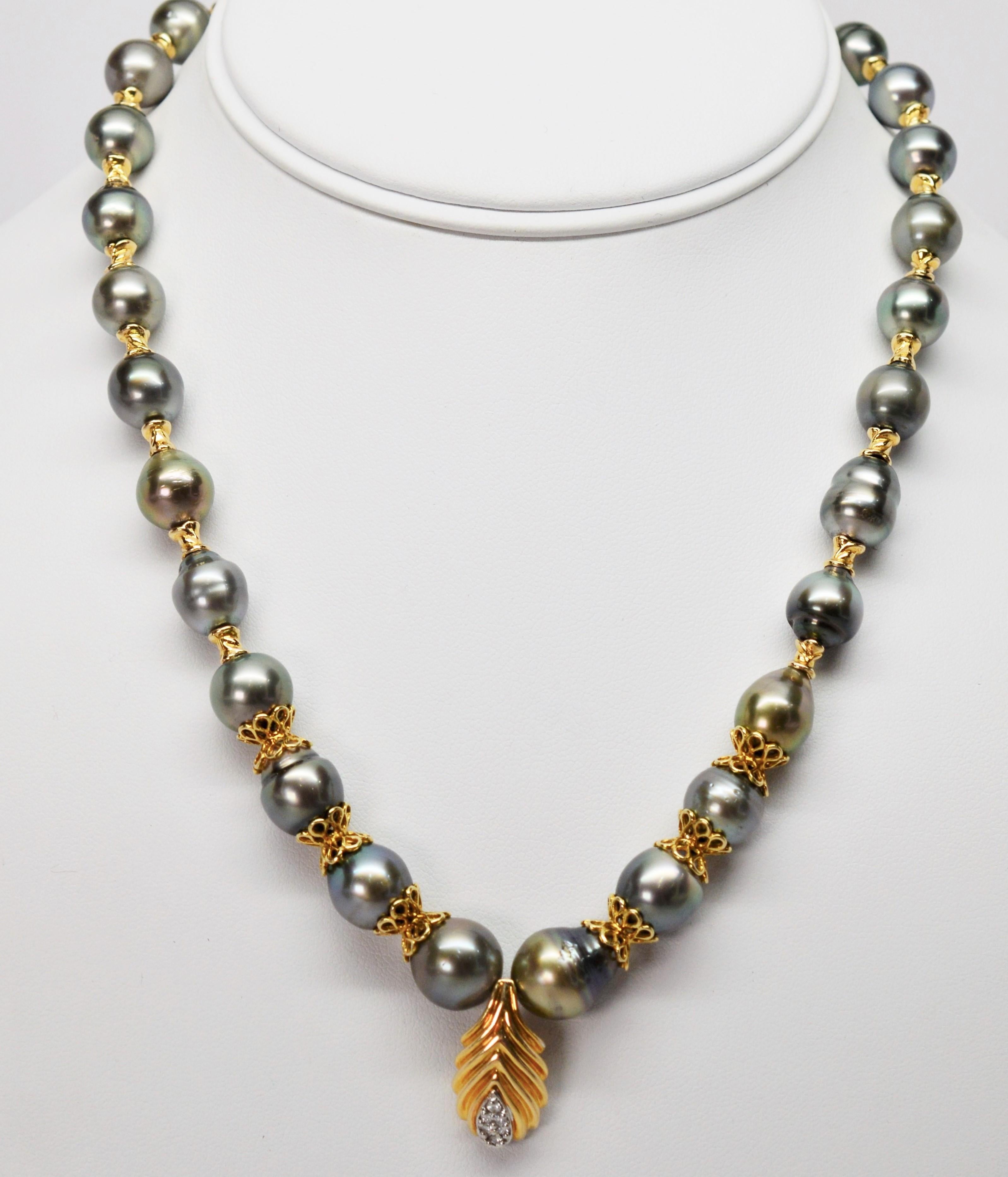 Gray Akoya Baroque Pearls Yellow Gold Pendant with Diamond Accents In New Condition For Sale In Mount Kisco, NY