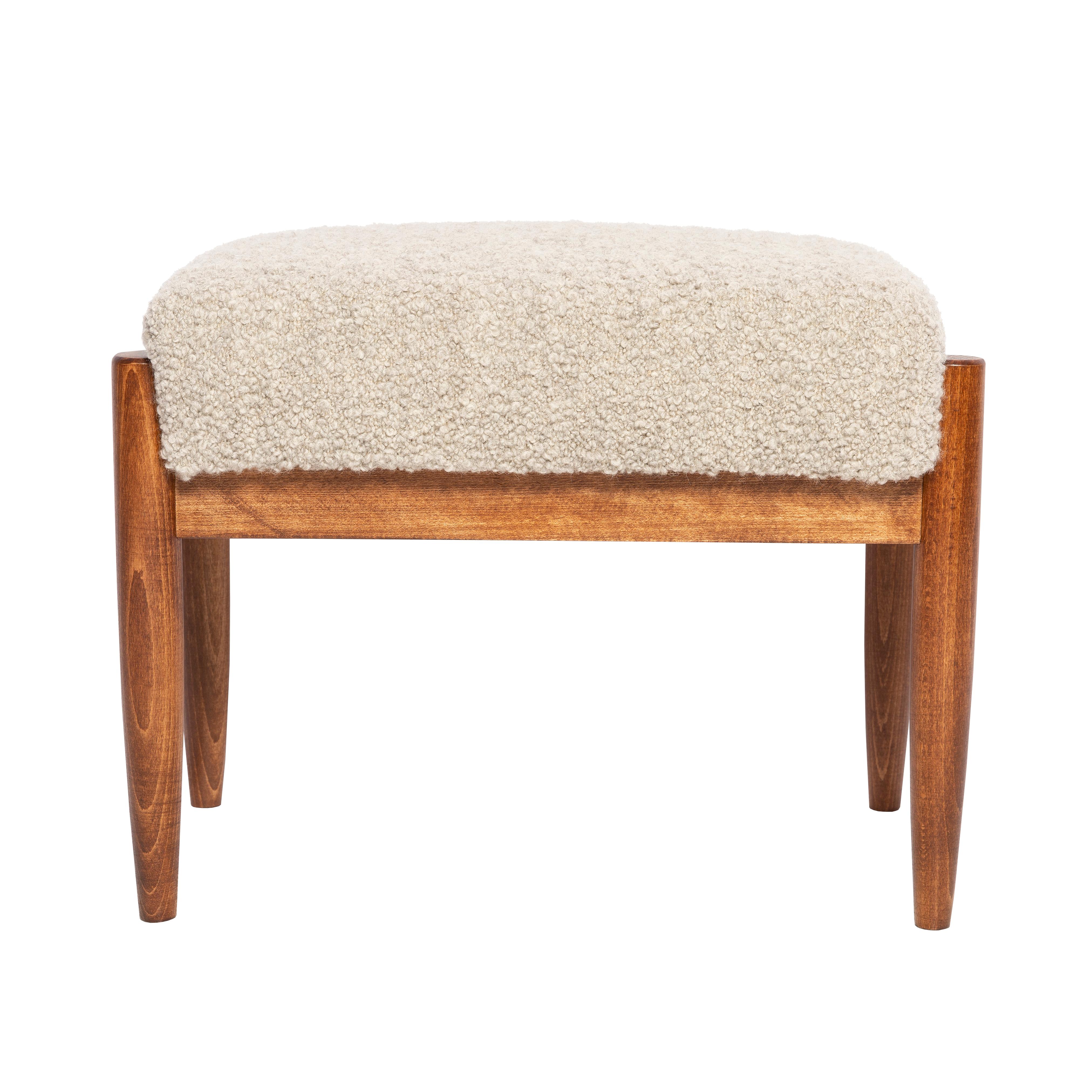 Sgabello in lana alpaca grigia di Vintola Studio

L 13,78