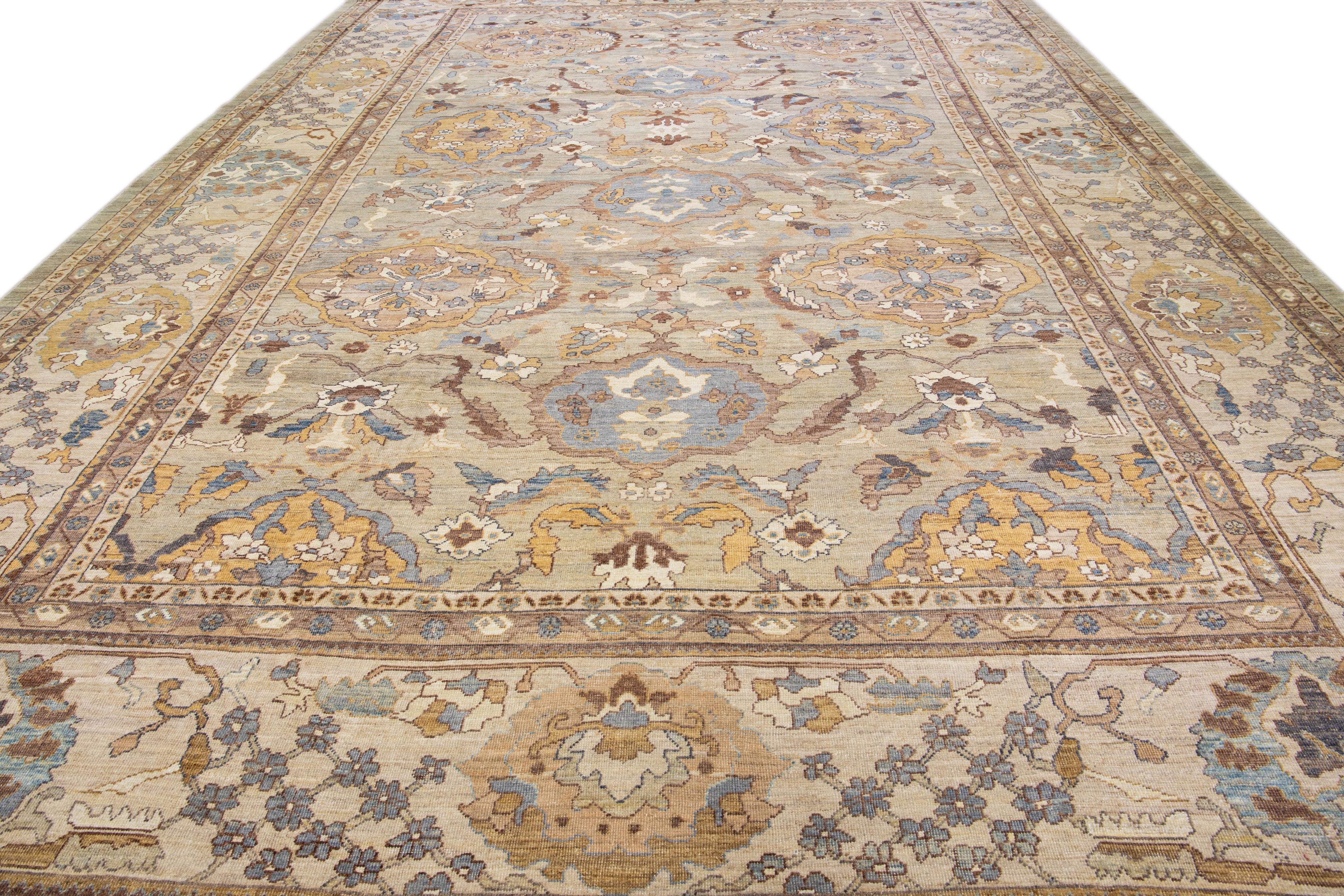 Moderner handgefertigter Sultanabad Oversize-Teppich aus geblümter Wolle in Grau und Beige (Persisch) im Angebot