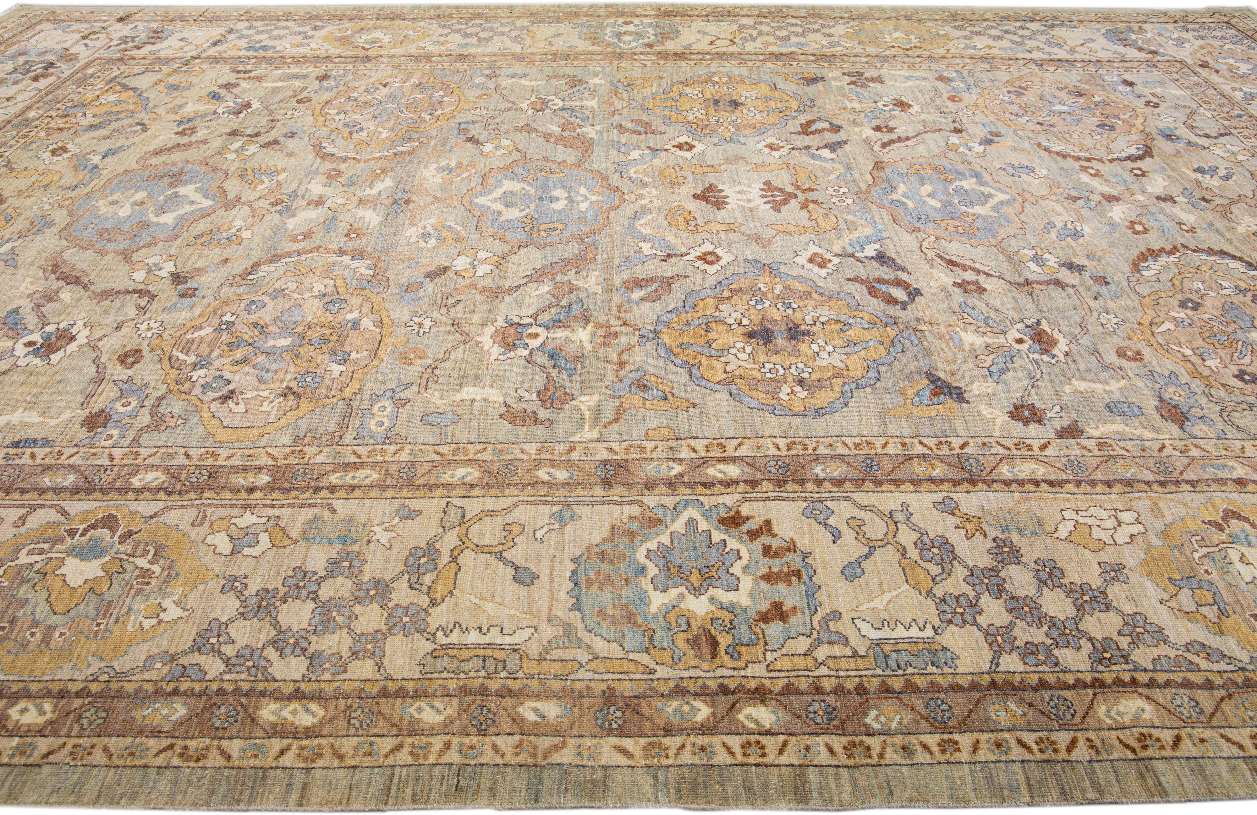 Moderner handgefertigter Sultanabad Oversize-Teppich aus geblümter Wolle in Grau und Beige im Zustand „Neu“ im Angebot in Norwalk, CT