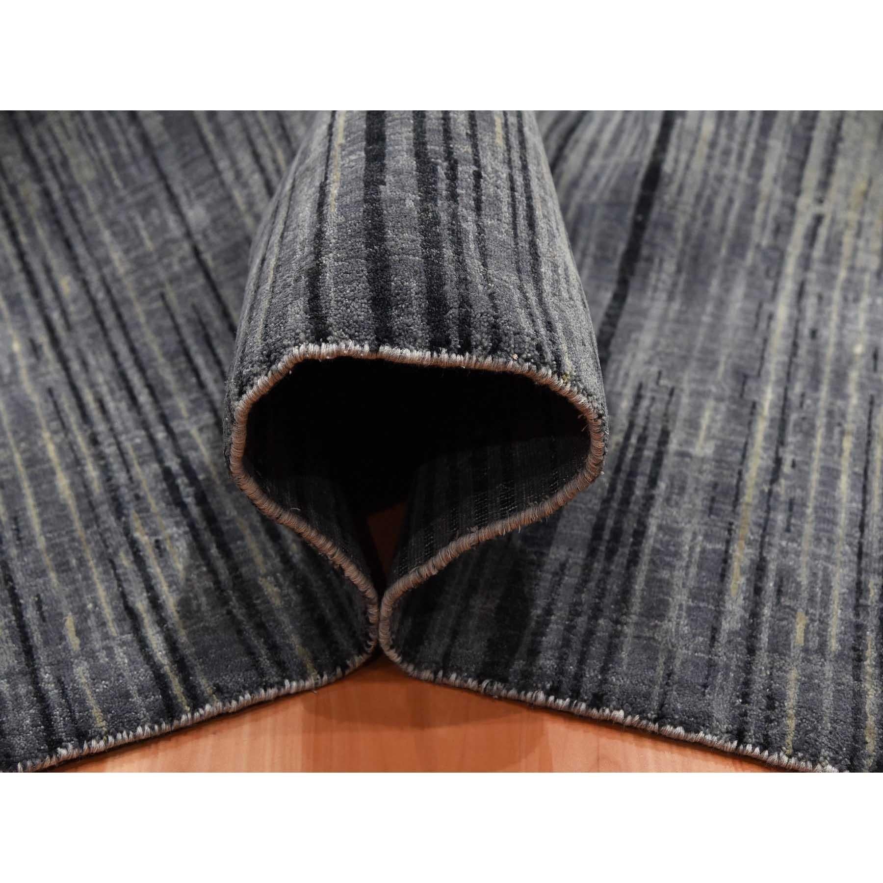 Handgeknüpfter moderner übergroßer orientalischer Teppich in Grau und Schwarz in Ombre-Design aus Wolle in Übergröße im Zustand „Neu“ im Angebot in Carlstadt, NJ
