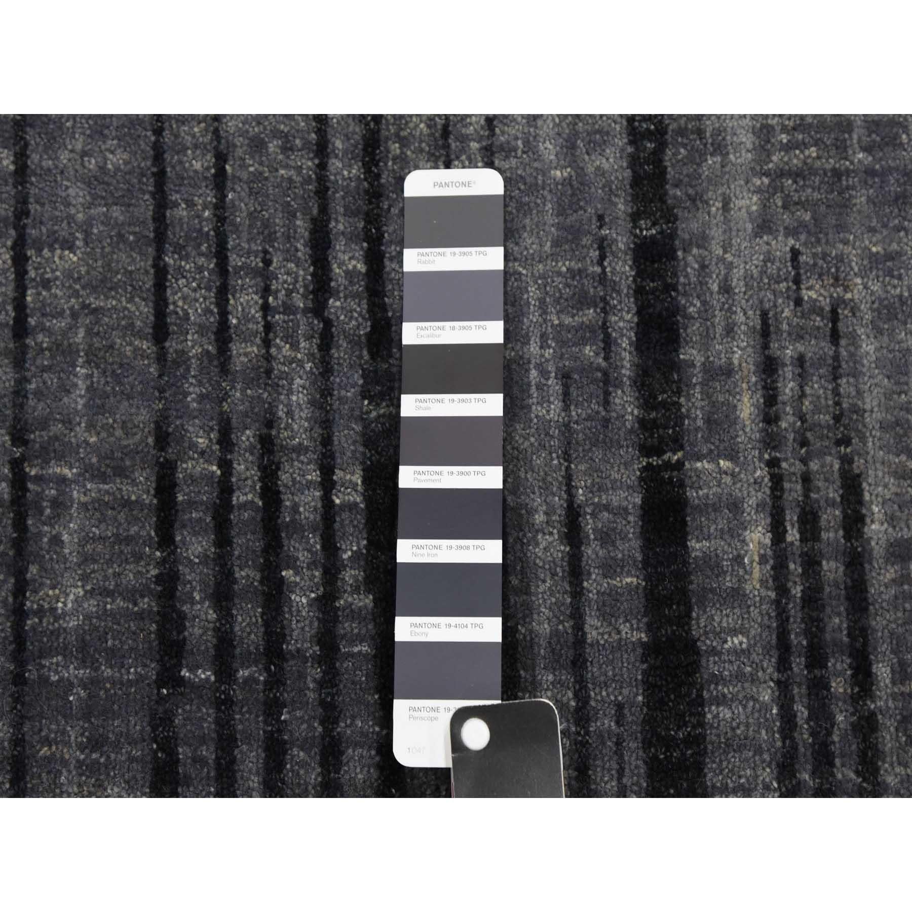 Handgeknüpfter moderner übergroßer orientalischer Teppich in Grau und Schwarz in Ombre-Design aus Wolle in Übergröße im Angebot 1