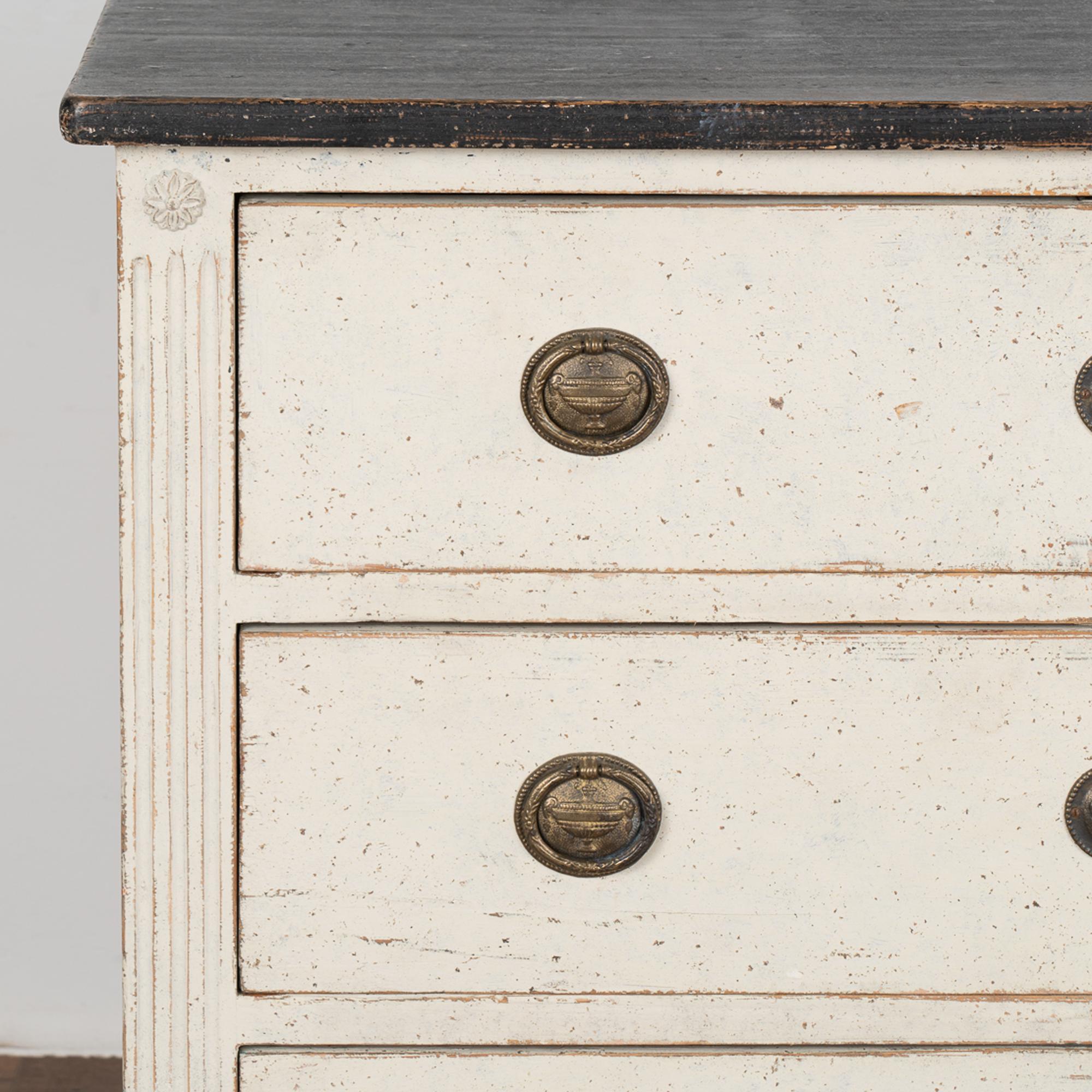 Gray and Black Painted Gustavian Chest of Drawers, Sweden, circa 1840-1860 2