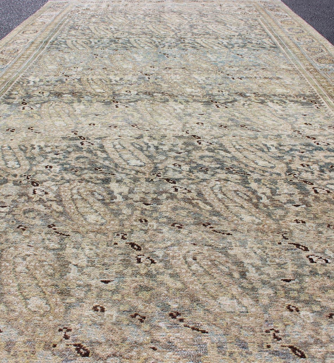 Gray and Earth Tones Paisley Design Gallery Malayer Rug with Paisley Design In Good Condition In Atlanta, GA