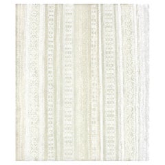 Kilim a trama piatta con motivo a righe grigie e avorio "Bandara" di Doris Leslie Blau