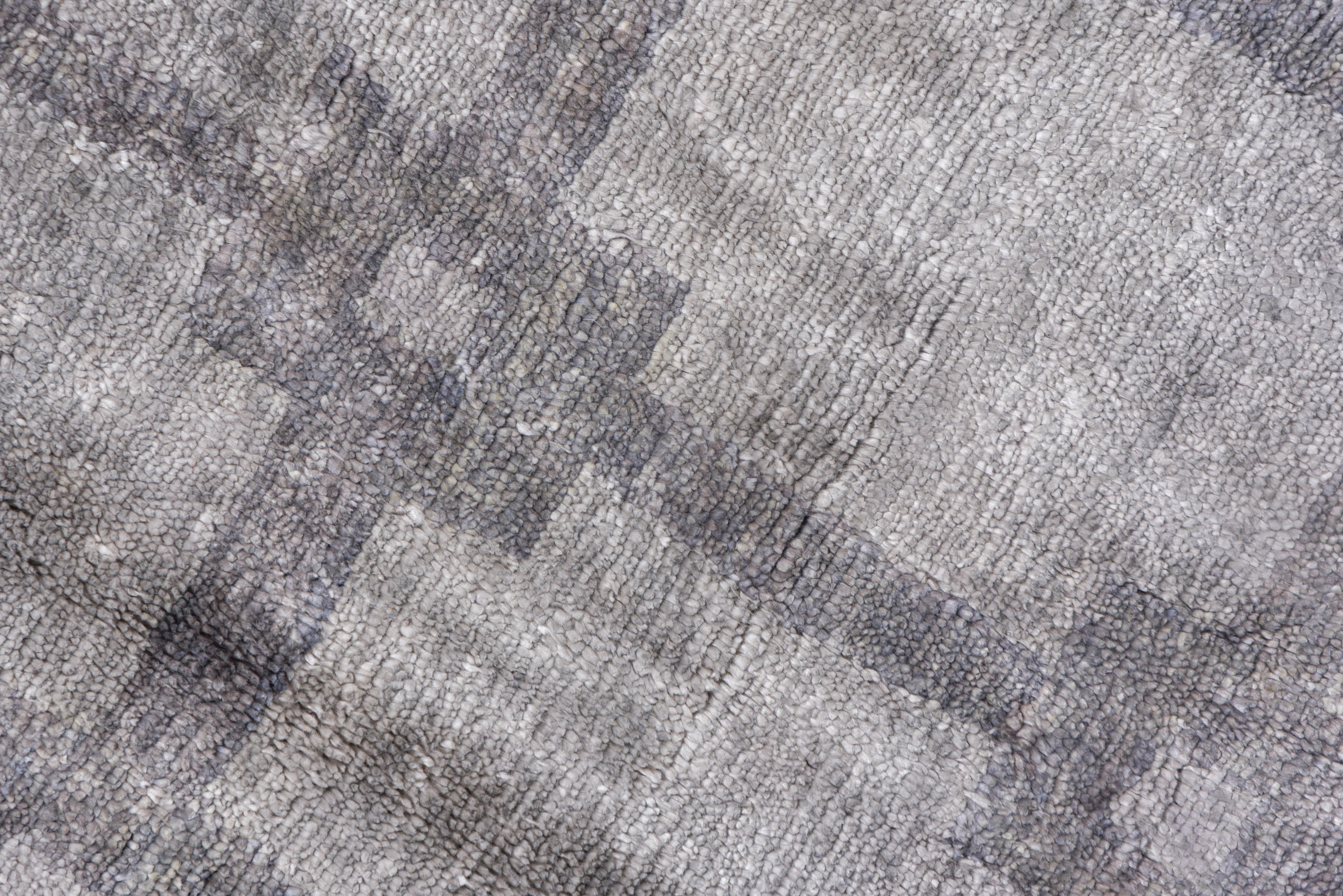 Gray and Silver Modern Hand Knotted Viscose Carpet In Good Condition For Sale In New York, NY