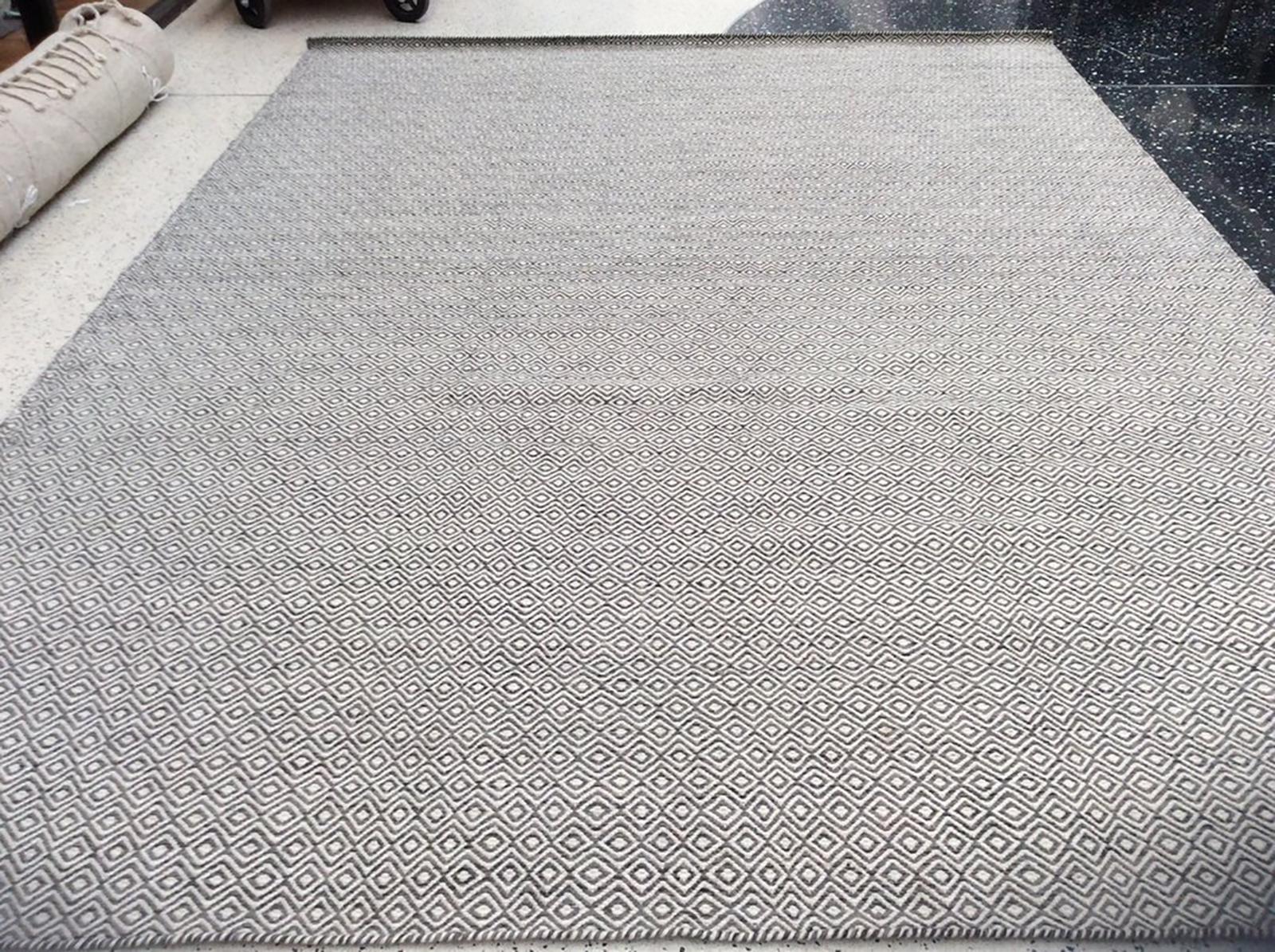 Hand-Knotted Gray and White Indian Diamonds Rug For Sale