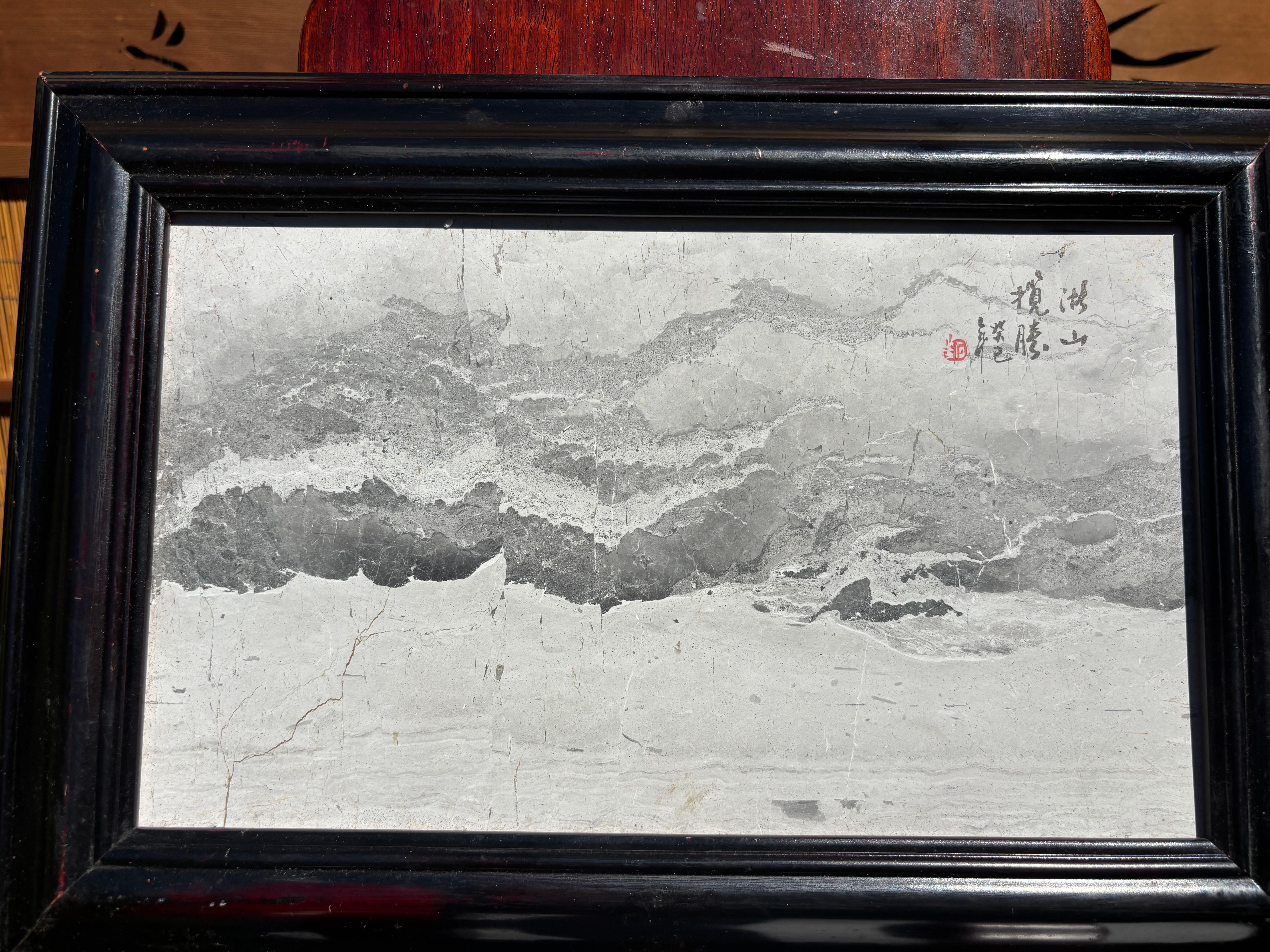 Graue und weiße Landschaftsmalerei Meer & Berge Fine Works of Art Signiert (Chinesisch) im Angebot