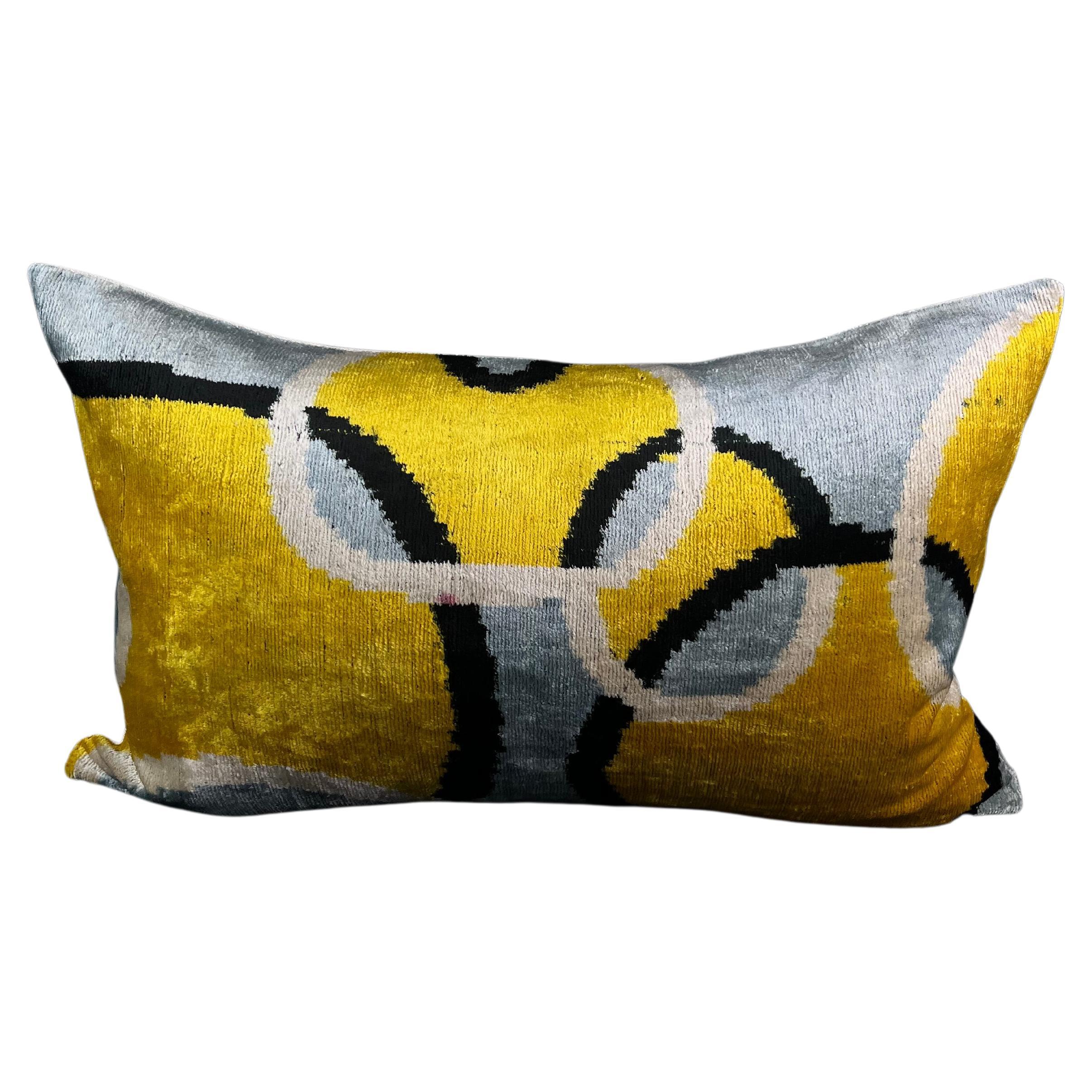 Gray and Yellow Geometric Circle Design Velvet Silk Ikat Pillow Cover For Sale