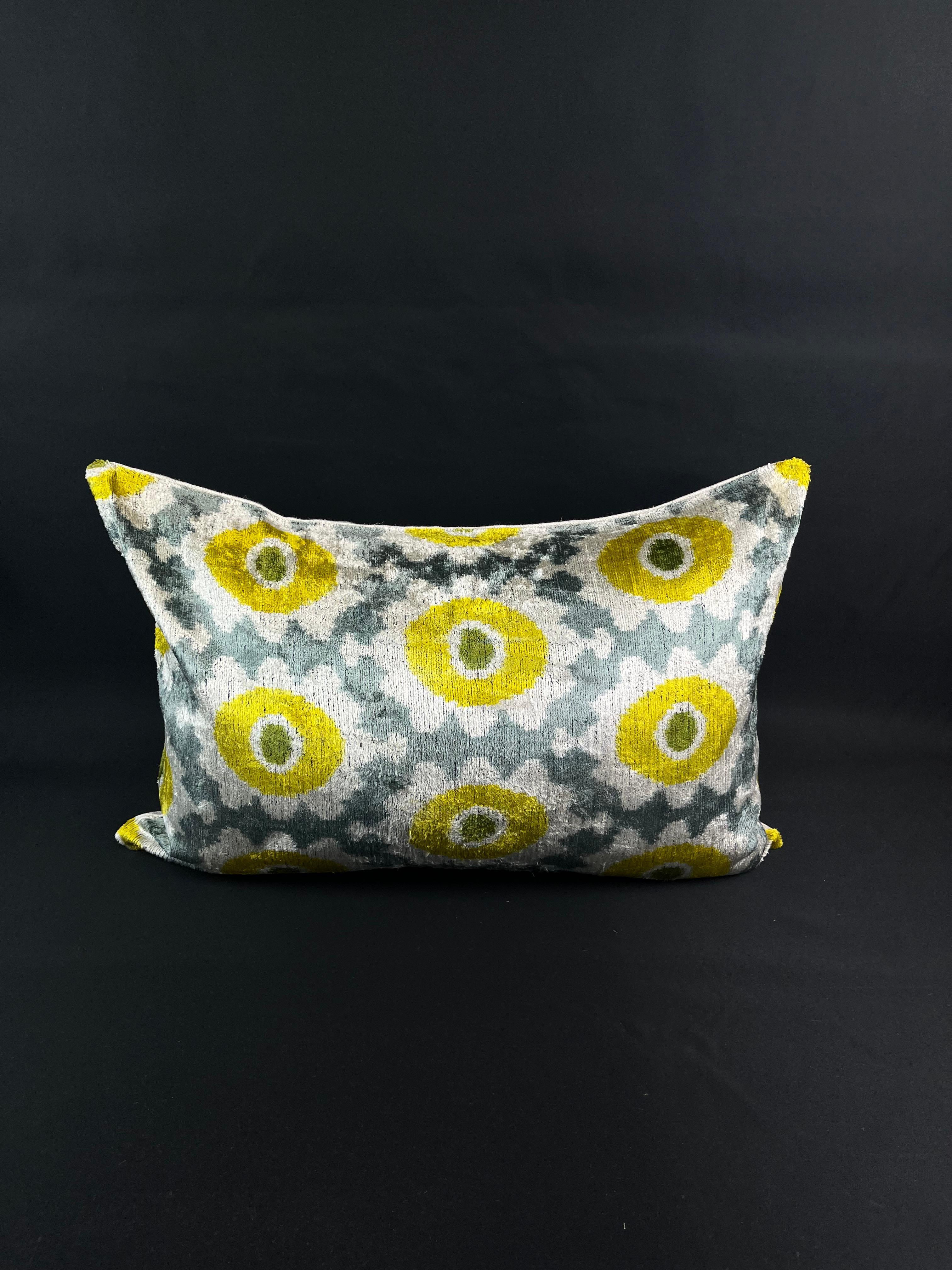 Gray and Yellow Velvet Silk Ikat Pillow Cover In New Condition For Sale In Houston, TX