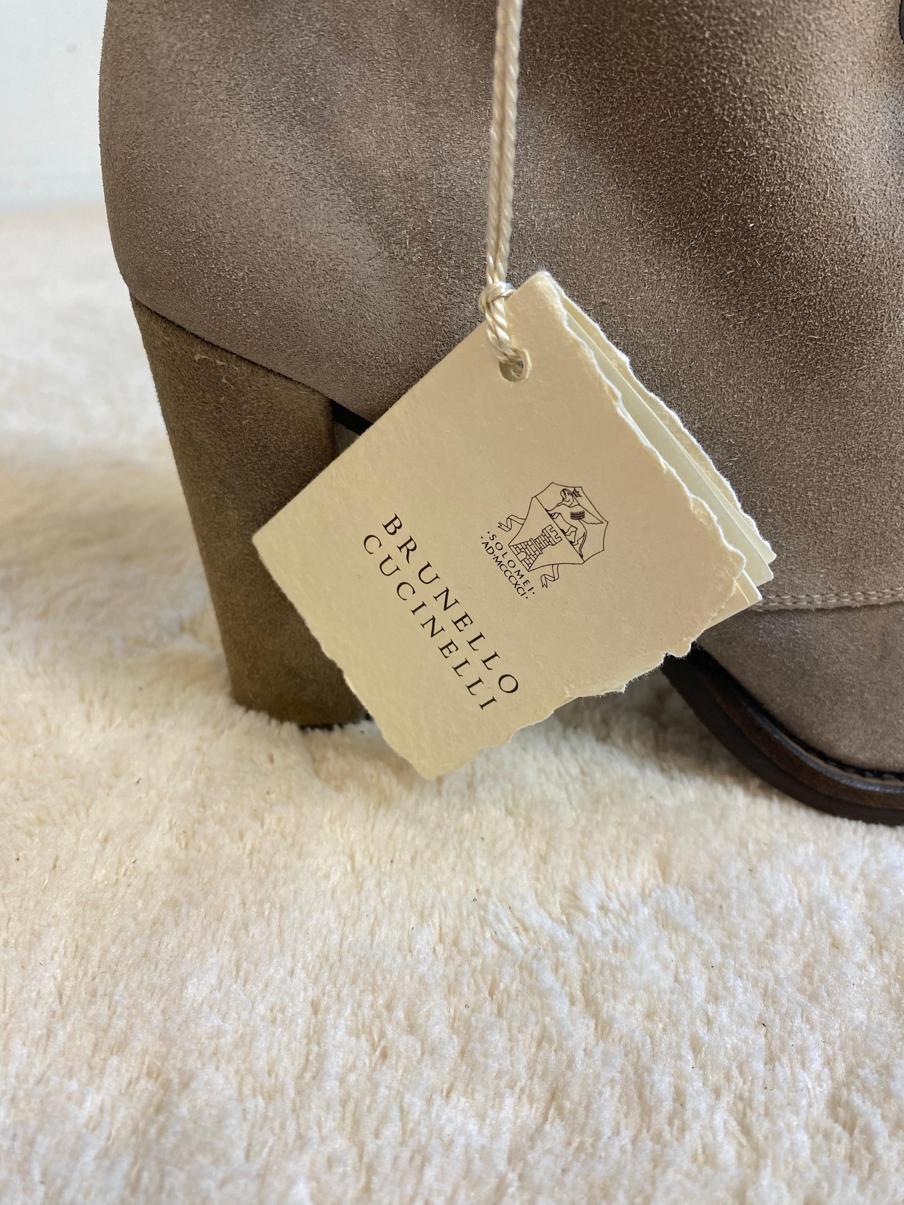 Graue Ankle Boots mit Absatz von Brunello Cucinelli. im Zustand „Neu“ im Angebot in Carnate, IT