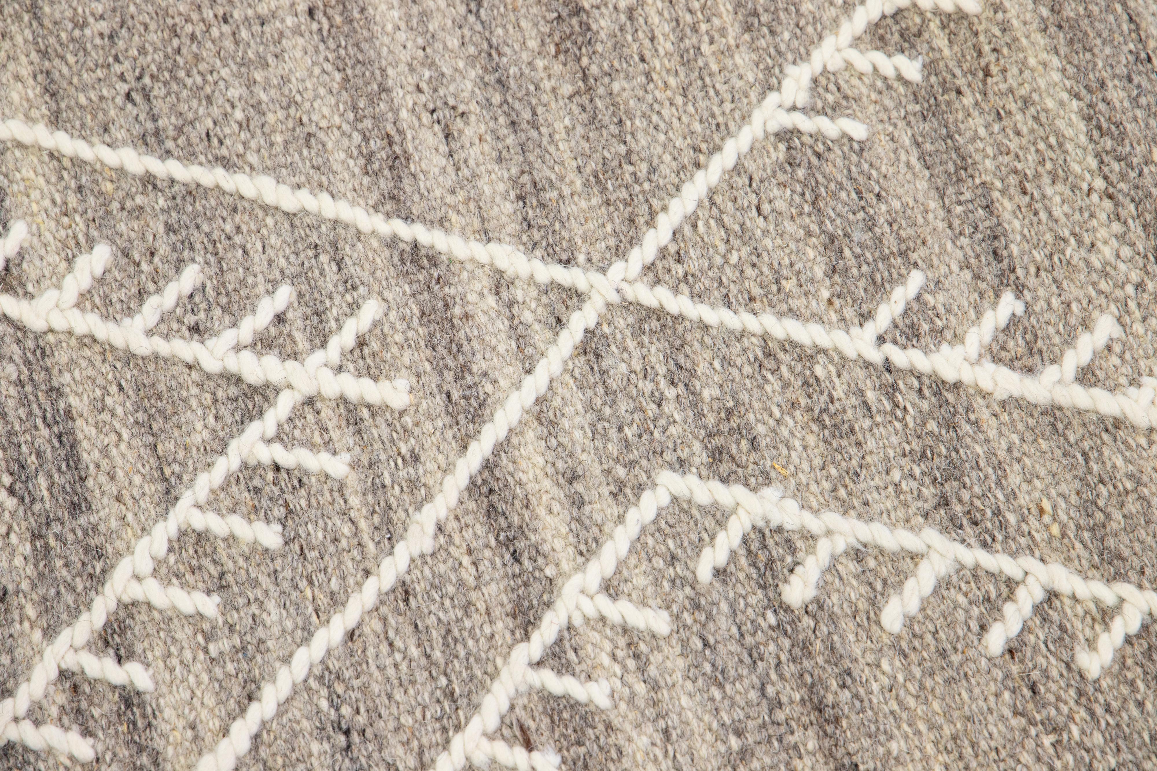 Apadana's Nantucket Kollektion Flachgewebter Kelim-Teppich in Beige mit Coastal-Design im Angebot 1