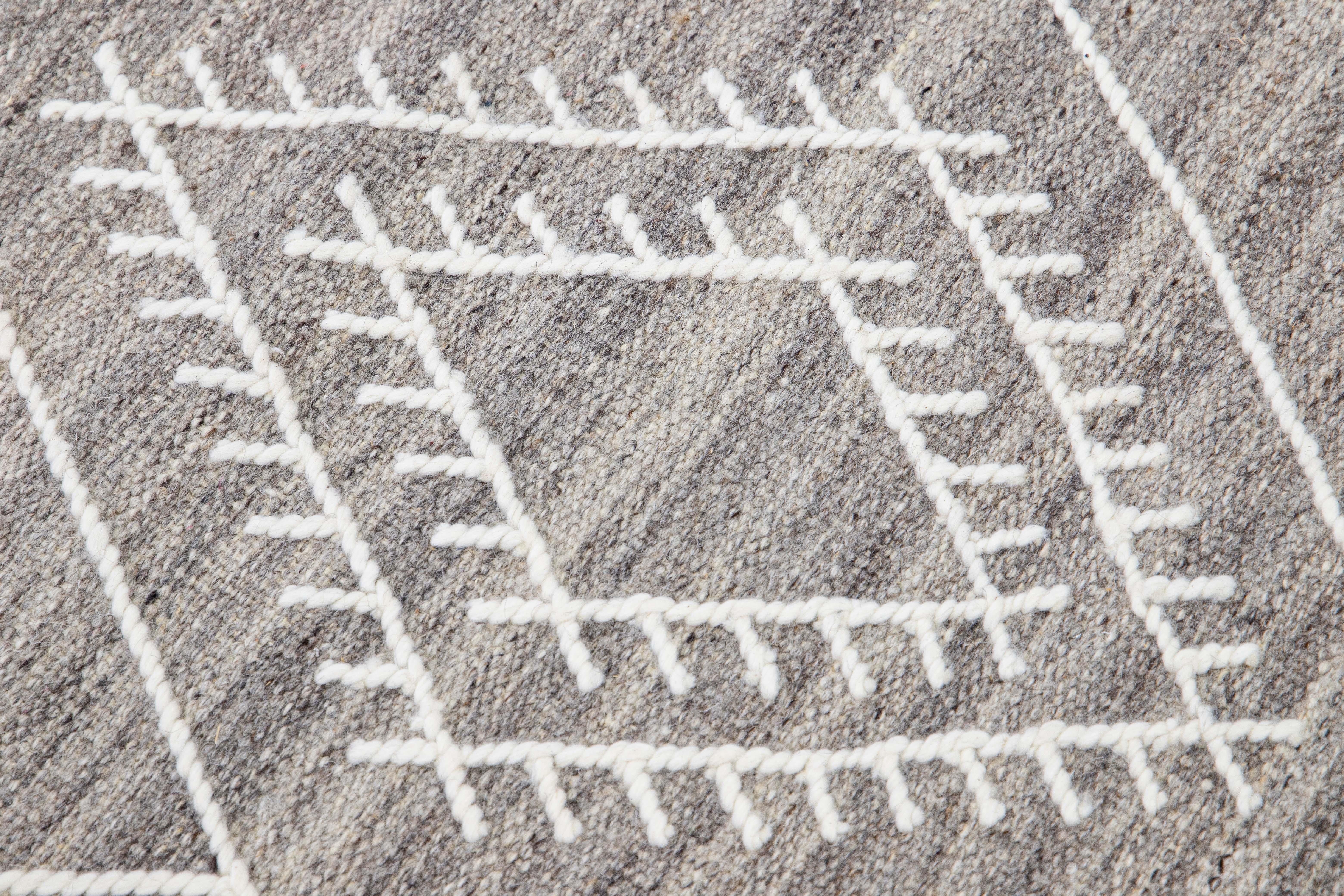 Contemporary Gray Apadana's Nantucket Collection Flatweave Kilim Coastal Designed Wool Rug For Sale