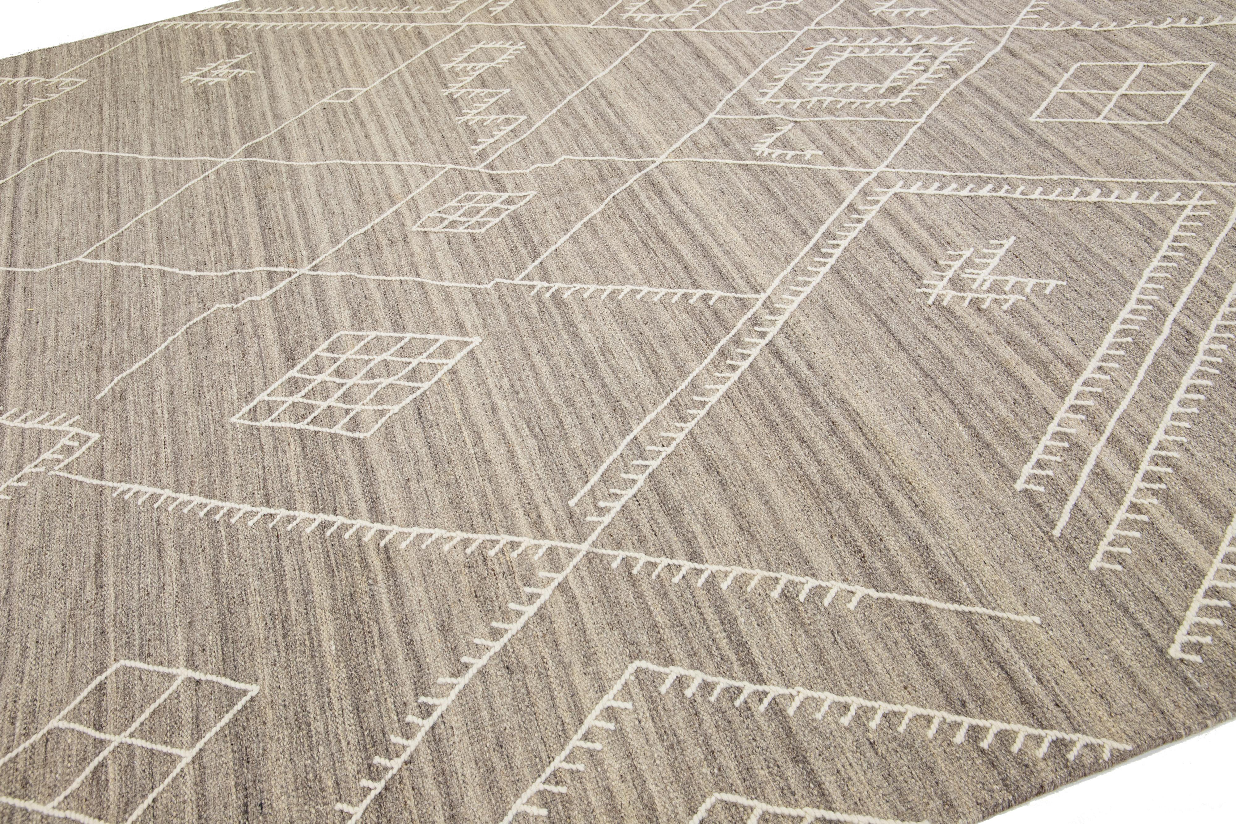 Apadana's Nantucket Kollektion Flachgewebter Kelim-Teppich in Beige mit Coastal-Design (Indisch) im Angebot