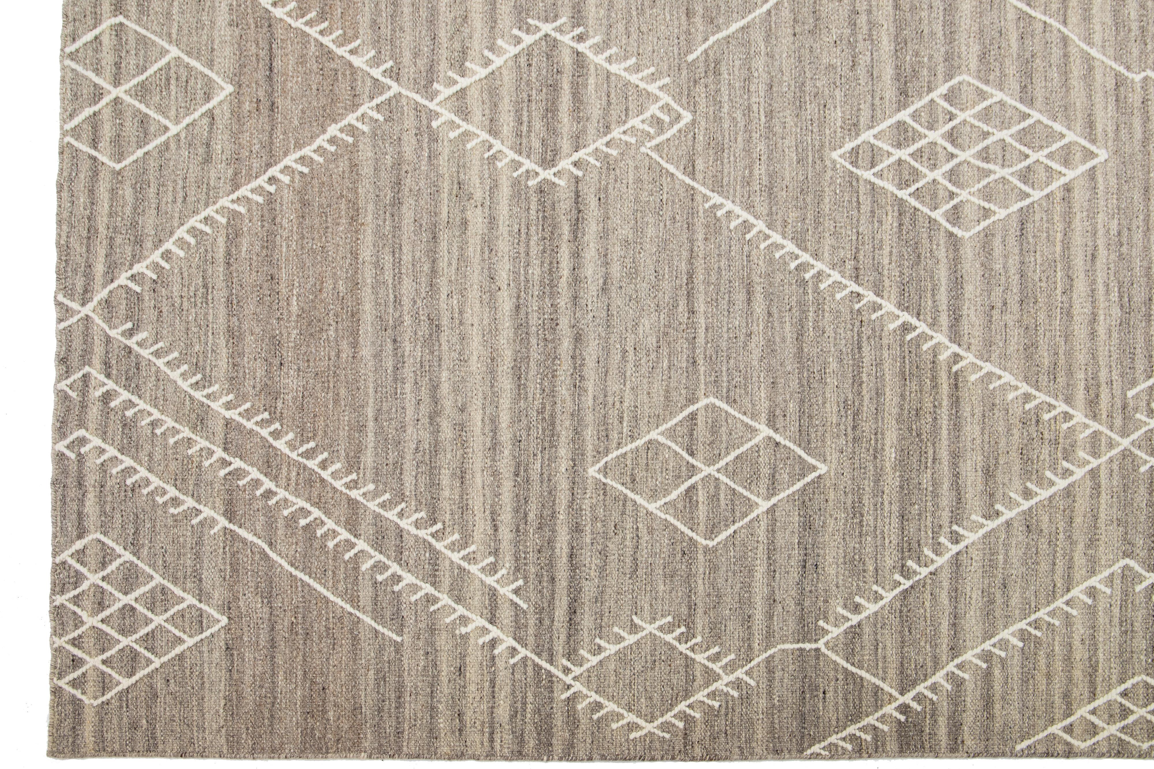 Beige Apadana's Nantucket Collection Flatweave Kilim Coastal Designed Wool Rug In New Condition For Sale In Norwalk, CT