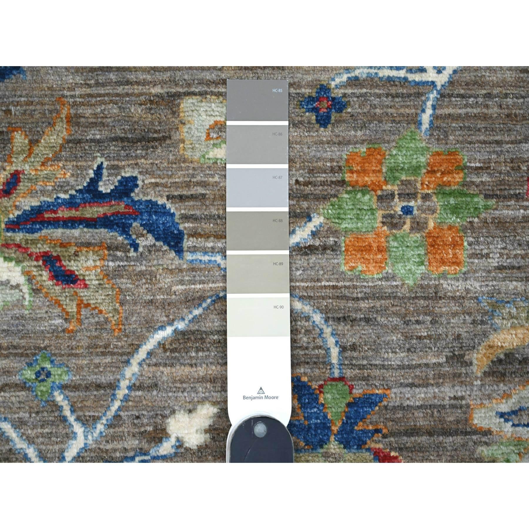 XXIe siècle et contemporain Tapis oriental gris Aryana Ziegler Mahal motif noué à la main 8'1