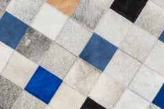 Tappeto da pavimento in pelle di mucca grigio, blu e caramello Falling Squares X-Large