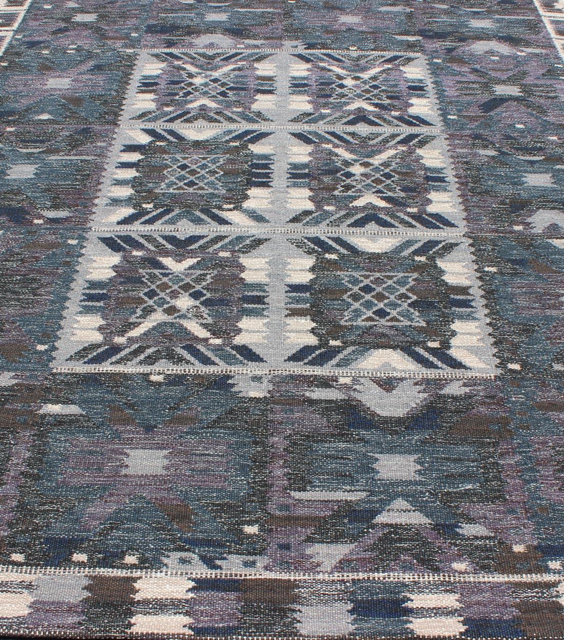 Skandinavischer Flachgewebe-Teppich in Grau, Blau und Anthrazit mit modernem Design im Angebot 3