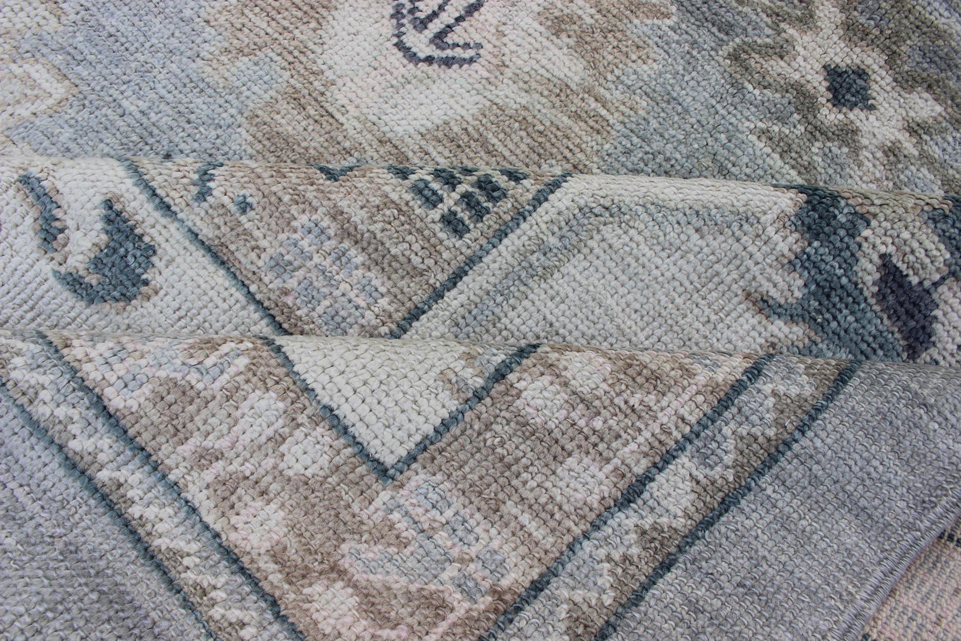 Gray, Blue and Neutral Color Palette All-Over Flower Design Turkish Oushak Rug In Excellent Condition For Sale In Atlanta, GA