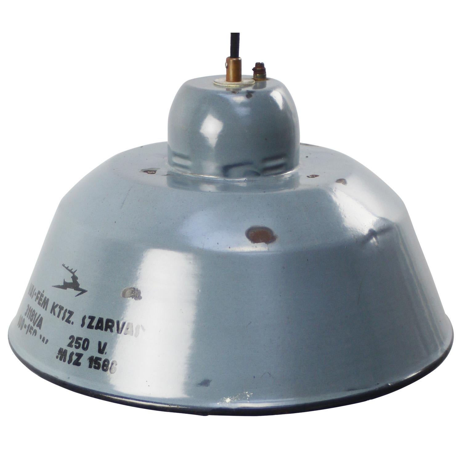 Factory pendant
Blue gray enamel white interior

Weight : 2.50 kg / 5.5 lb

Priced per individual item. All lamps have been made suitable by international standards for incandescent light bulbs, energy-efficient and LED bulbs. E26/E27 bulb holders