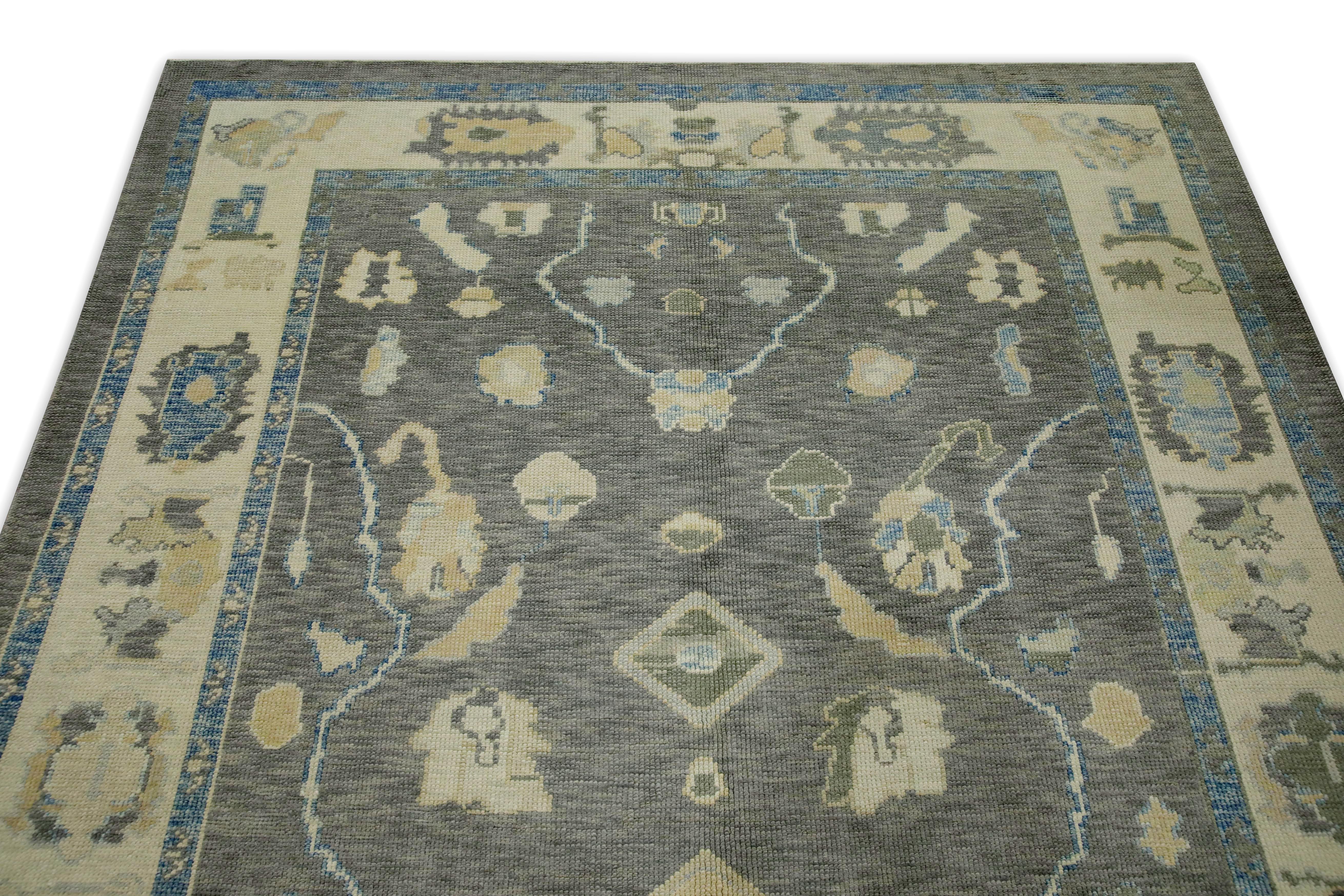 Handgewebter türkischer Oushak-Teppich aus Wolle in Grau & Blau mit Blumenmuster 6'1