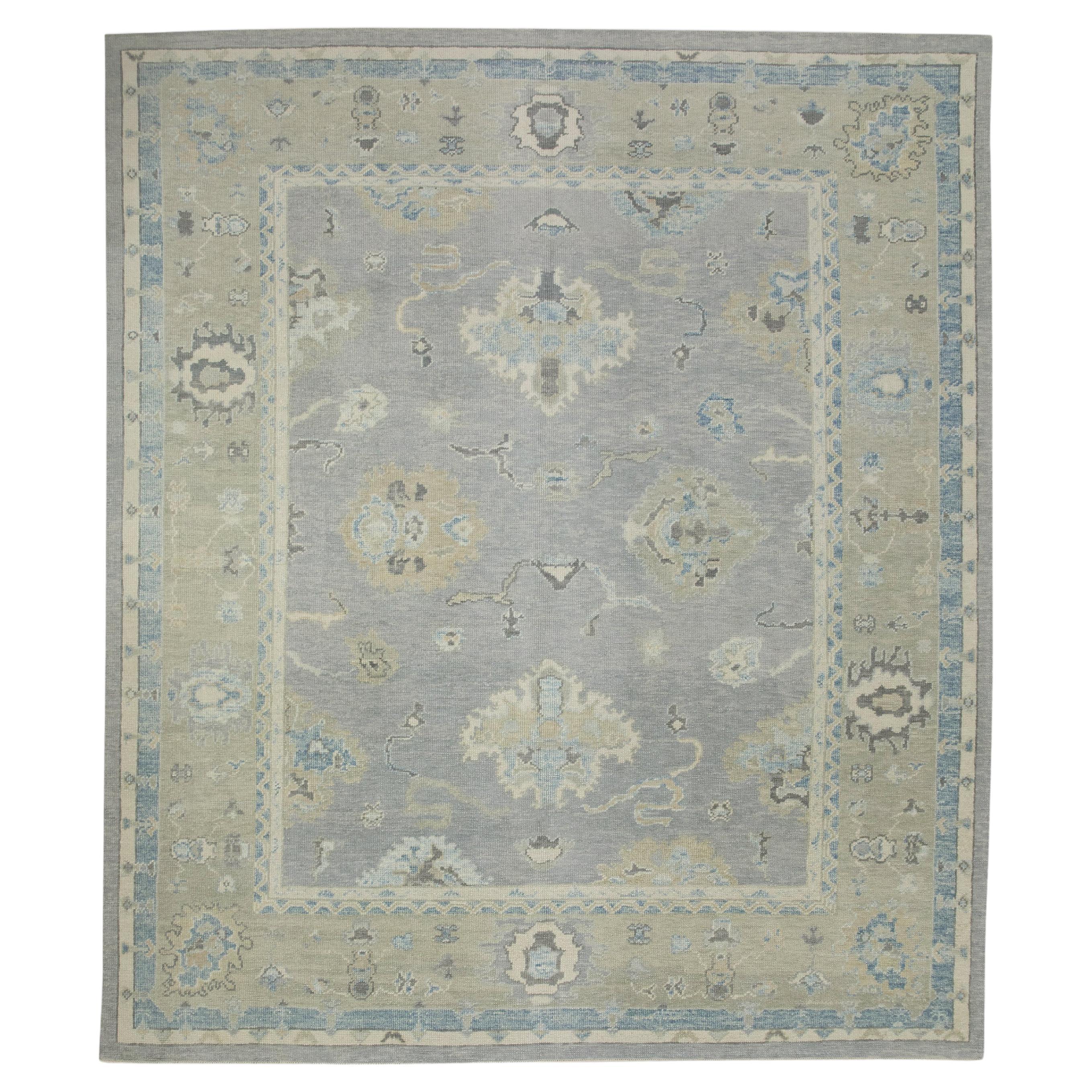 Handgewebter türkischer Oushak-Teppich aus Wolle in Grau & Blau mit Blumenmuster 8' x 9'6" im Angebot