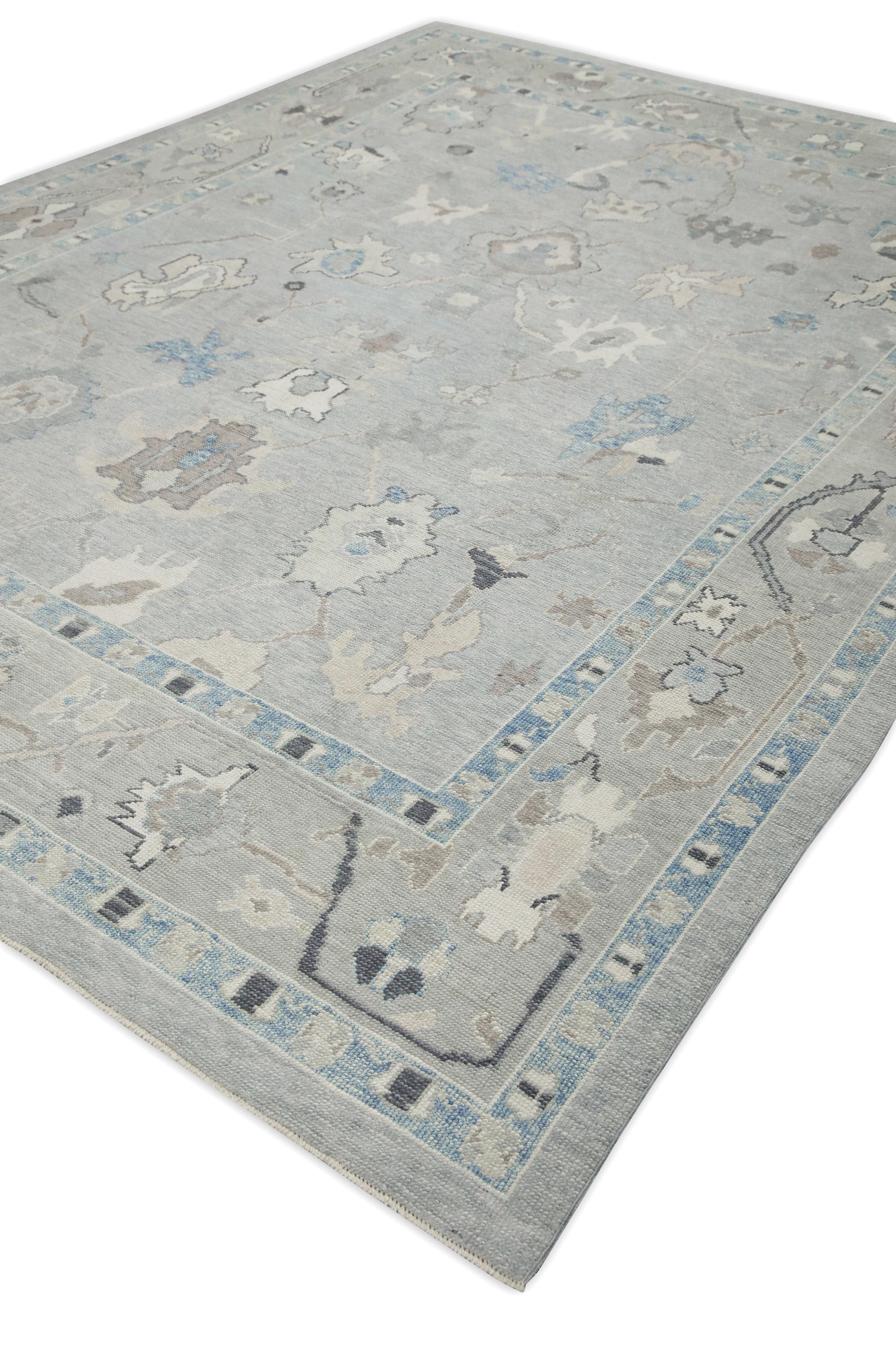 Handgewebter türkischer Oushak-Teppich aus Wolle in Grau & Blau mit Blumenmuster 8'10