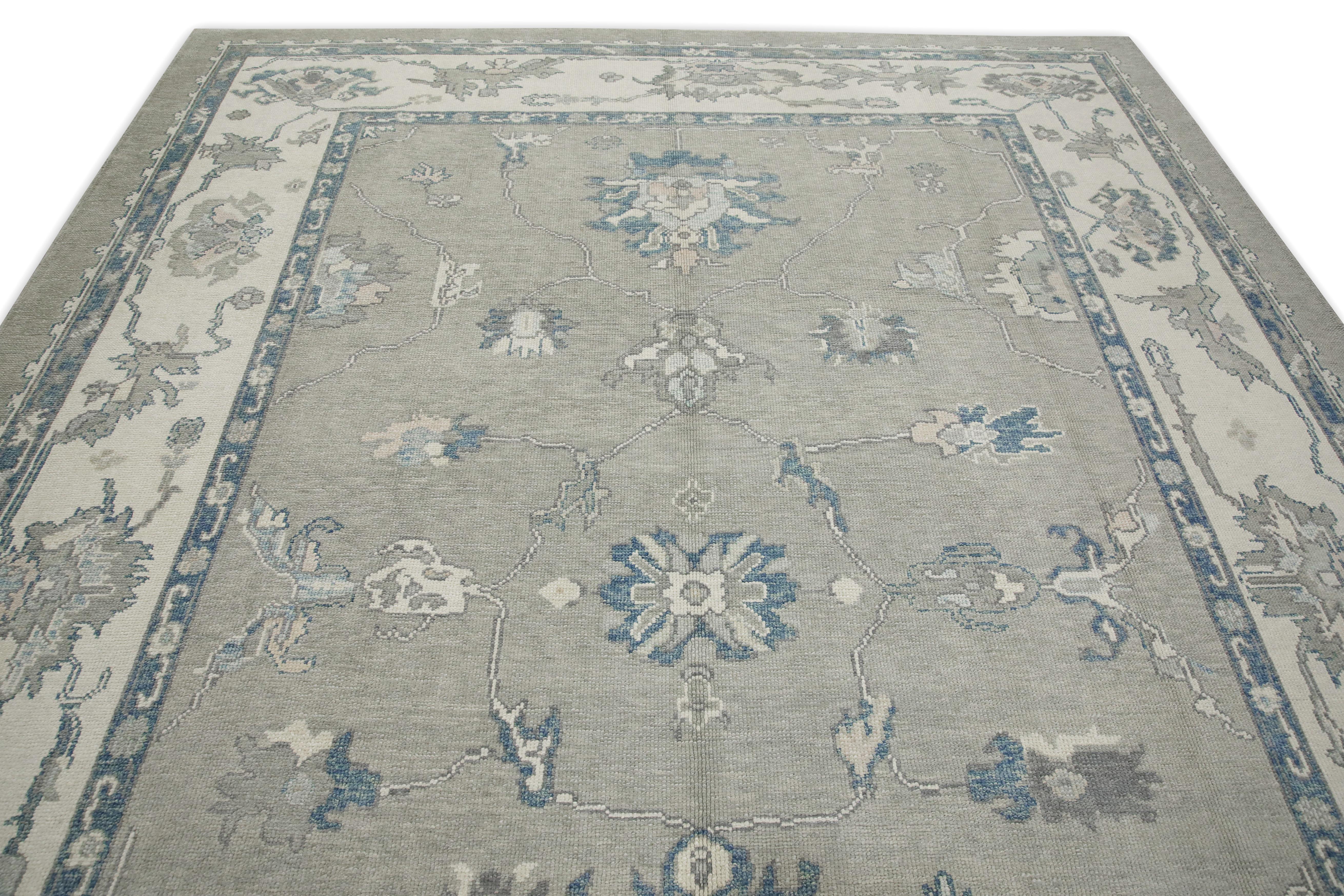 Tintura vegetale Tappeto Oushak turco in lana intrecciata a mano con design floreale grigio e blu 9'1