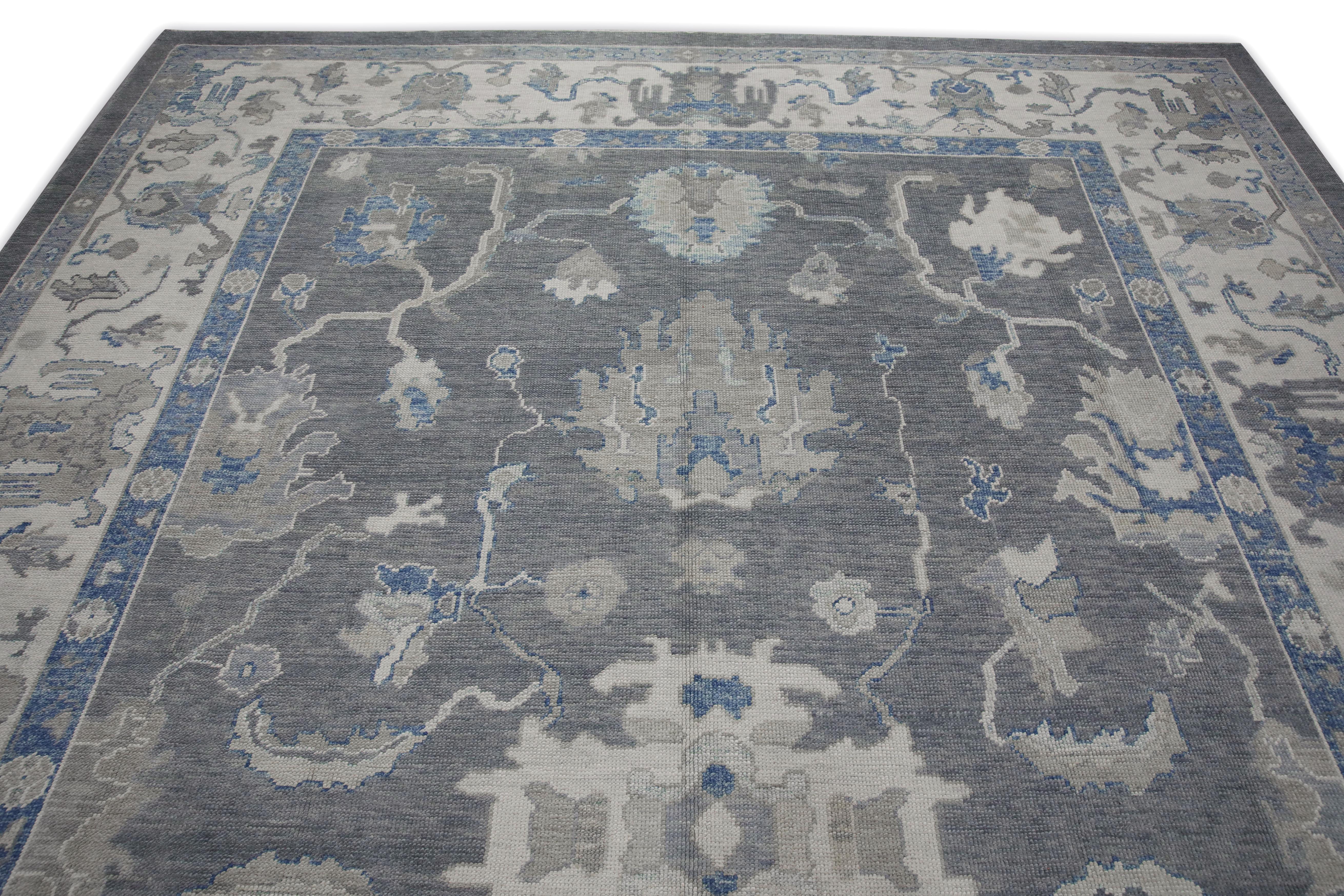 Handgewebter türkischer Oushak-Teppich aus Wolle in Grau & Blau mit Blumenmuster 9'9
