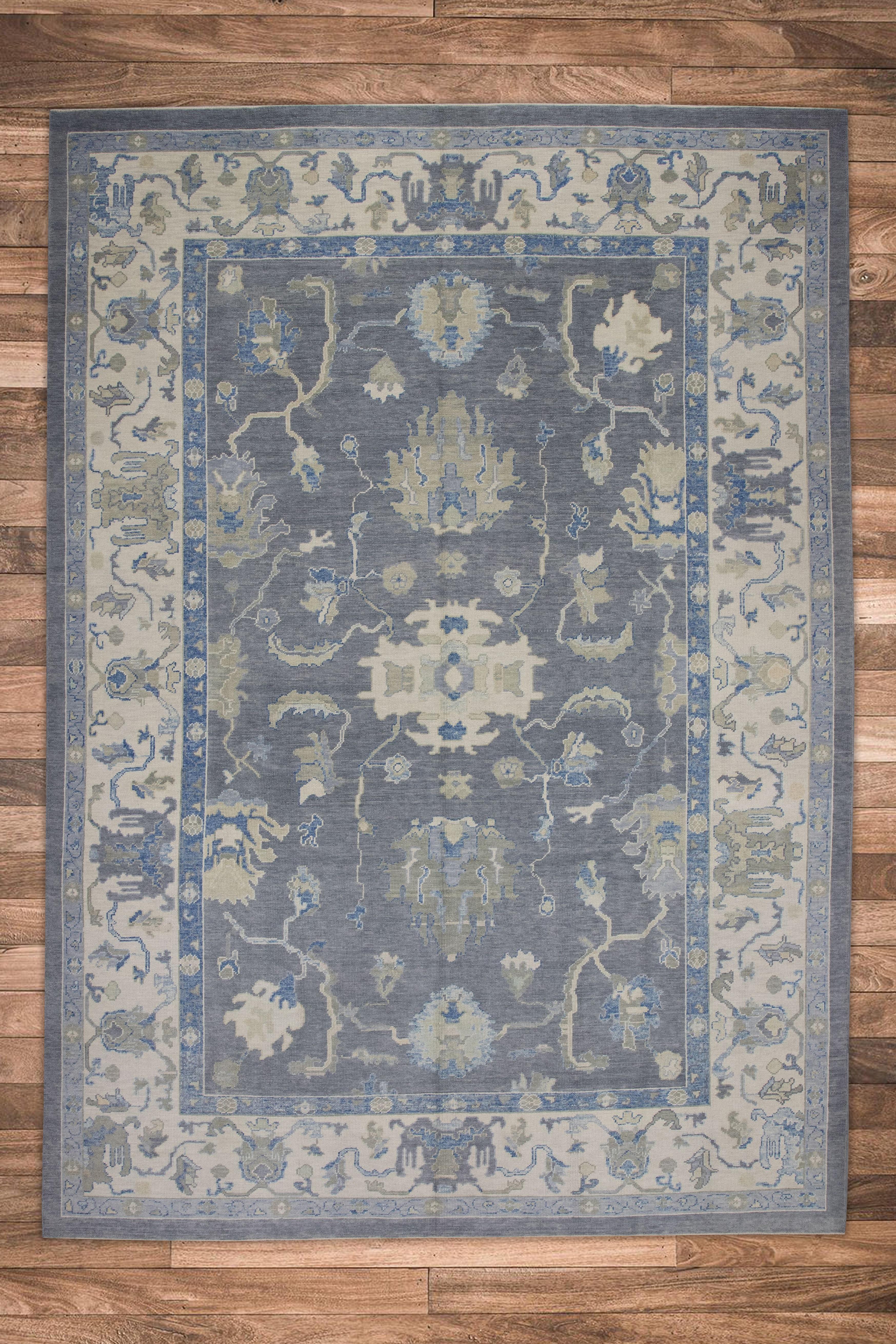 Handgewebter türkischer Oushak-Teppich aus Wolle in Grau & Blau mit Blumenmuster 9'9