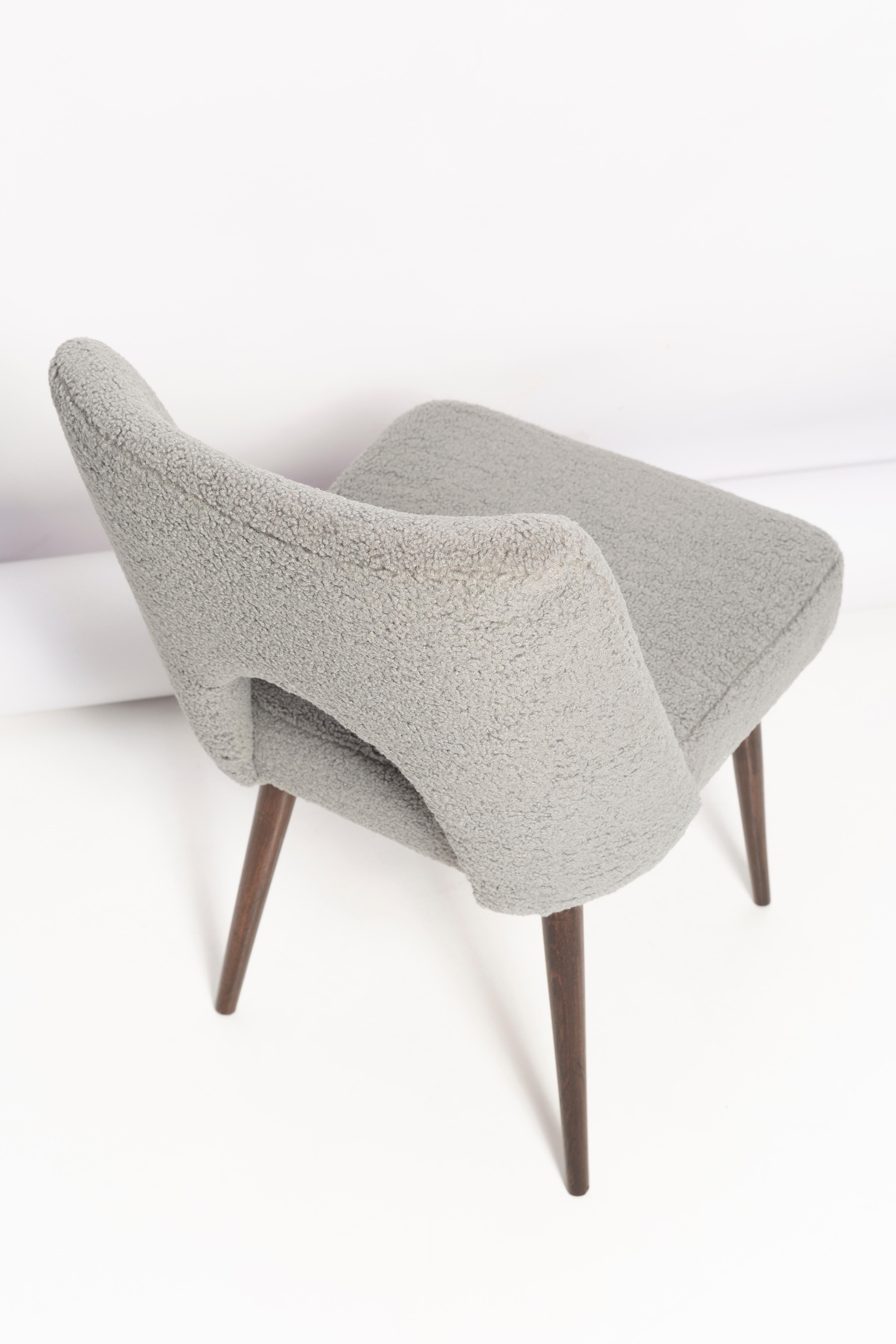 Gray Boucle 'Shell' Chair, Dark Brown Beech Wood, Poland, 1960s In Excellent Condition For Sale In 05-080 Hornowek, PL