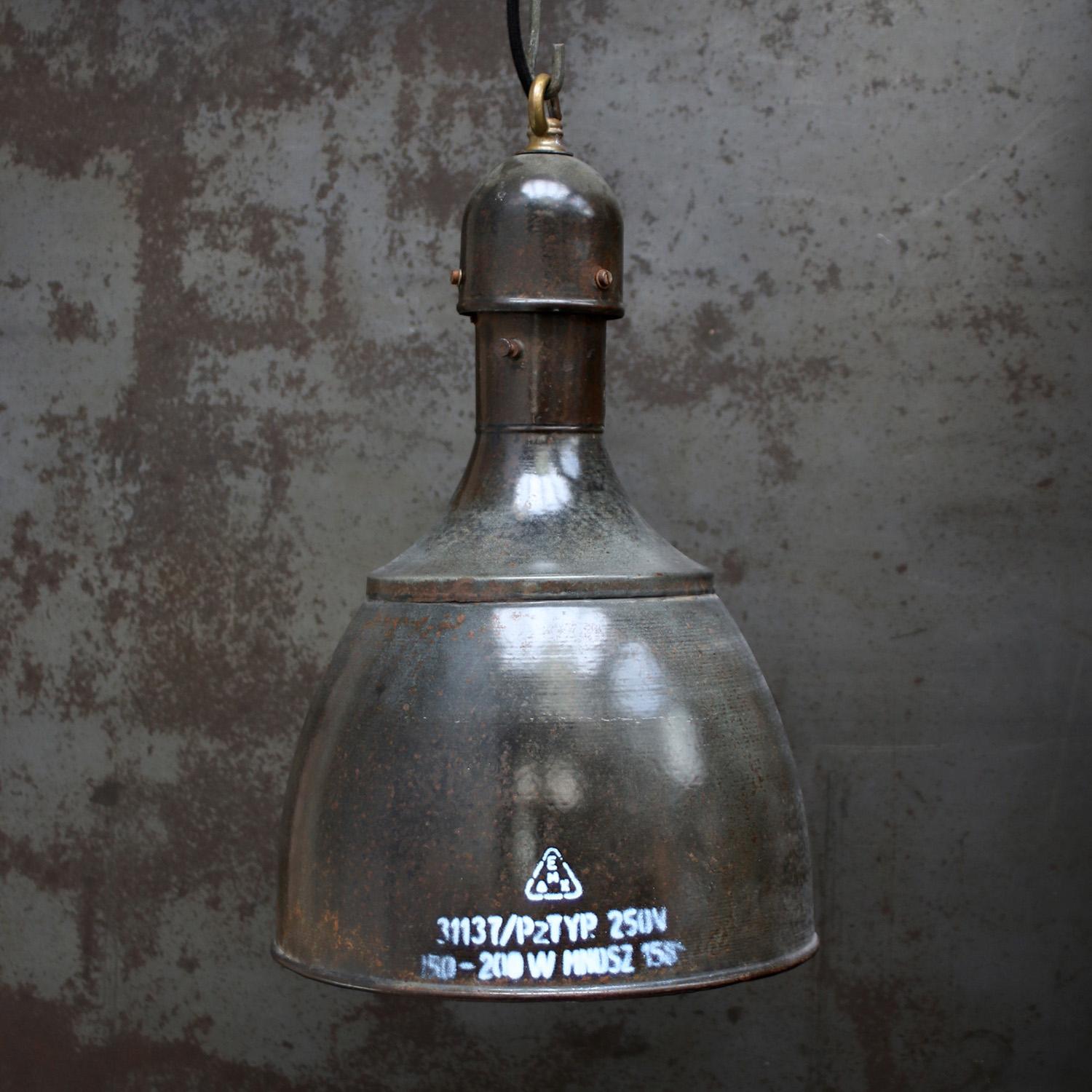 Brown grey enamel Factory pedant light
White interior, brass top

Weight 2.3 kg or 5.1 lb.

Priced per individual item. All lamps have been made suitable by international standards for incandescent light bulbs, energy-efficient and LED bulbs.